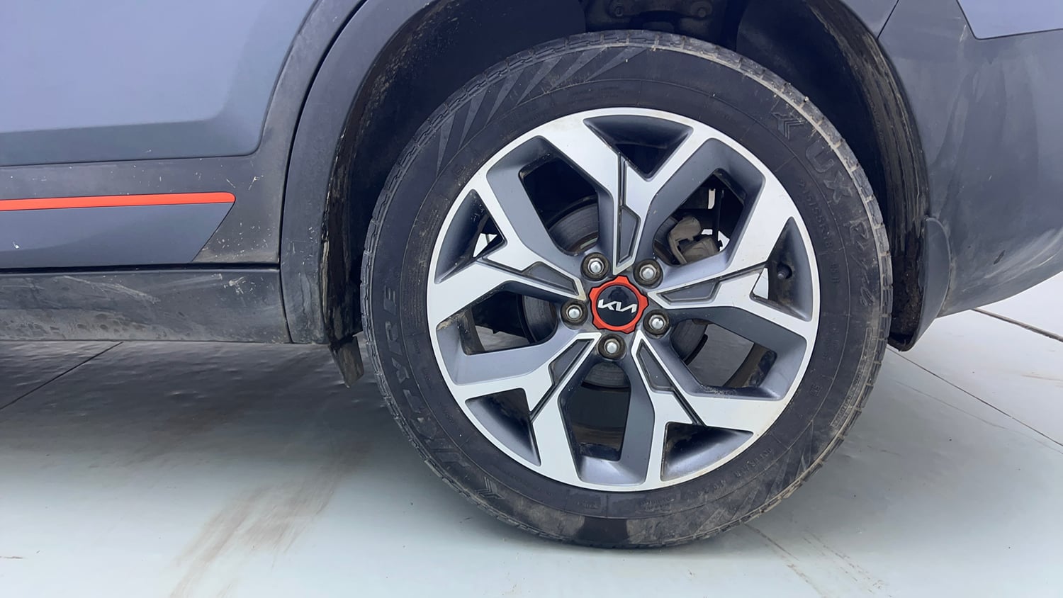 Used 2022 Kia Seltos X Line 1.5 Diesel AT Diesel Automatic tyres LEFT REAR TYRE RIM VIEW