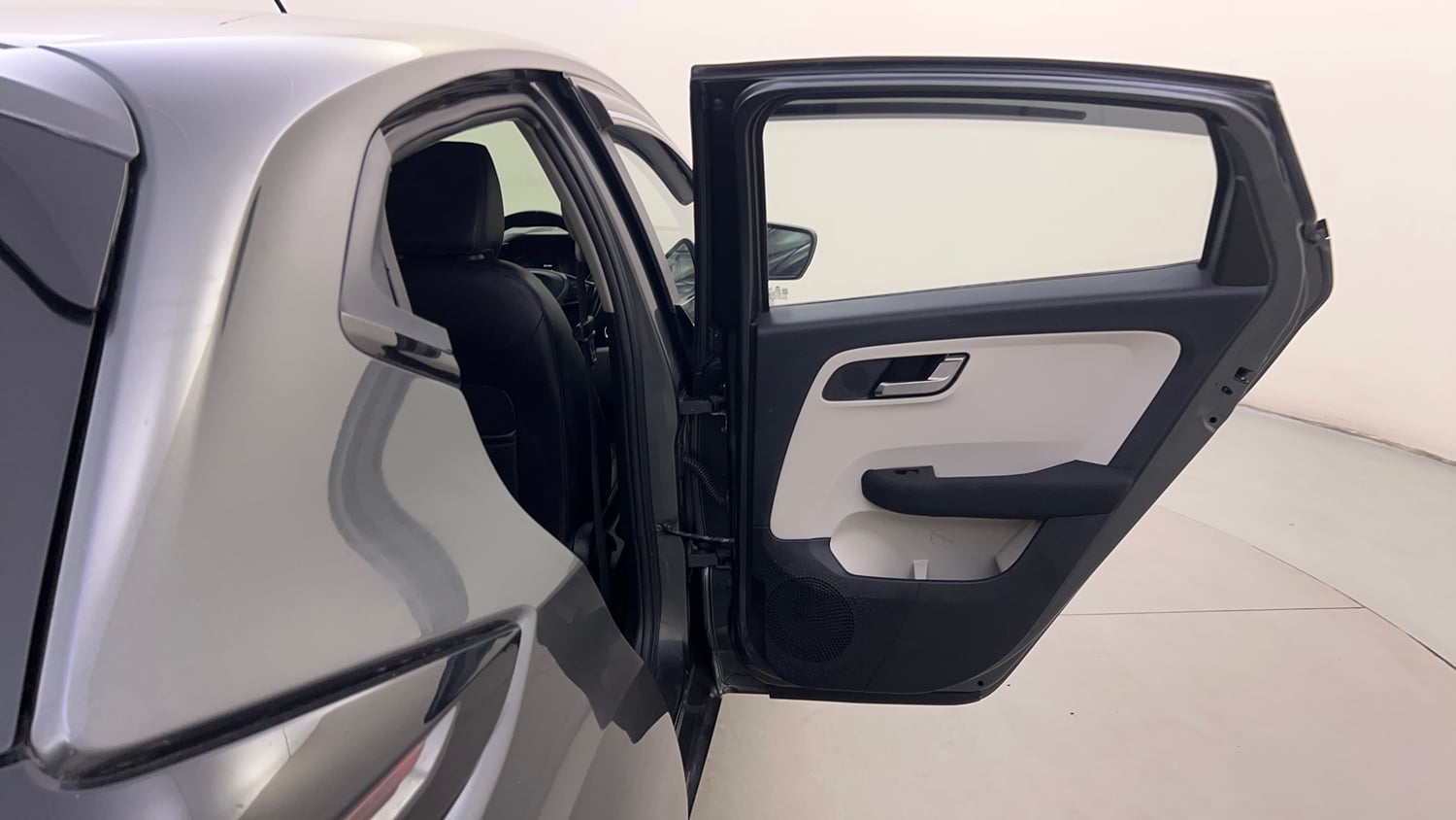 Used 2022 Tata Altroz XZ Plus Diesel Diesel Manual interior RIGHT REAR DOOR OPEN VIEW