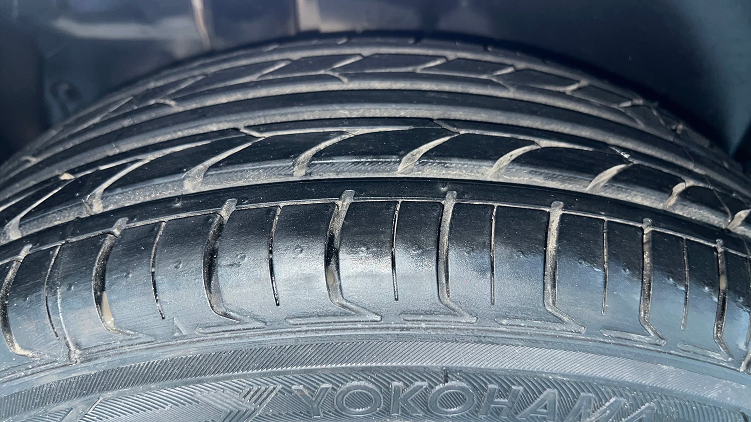 Used 2013 Maruti Suzuki Ertiga Vxi Petrol Manual tyres RIGHT REAR TYRE TREAD VIEW