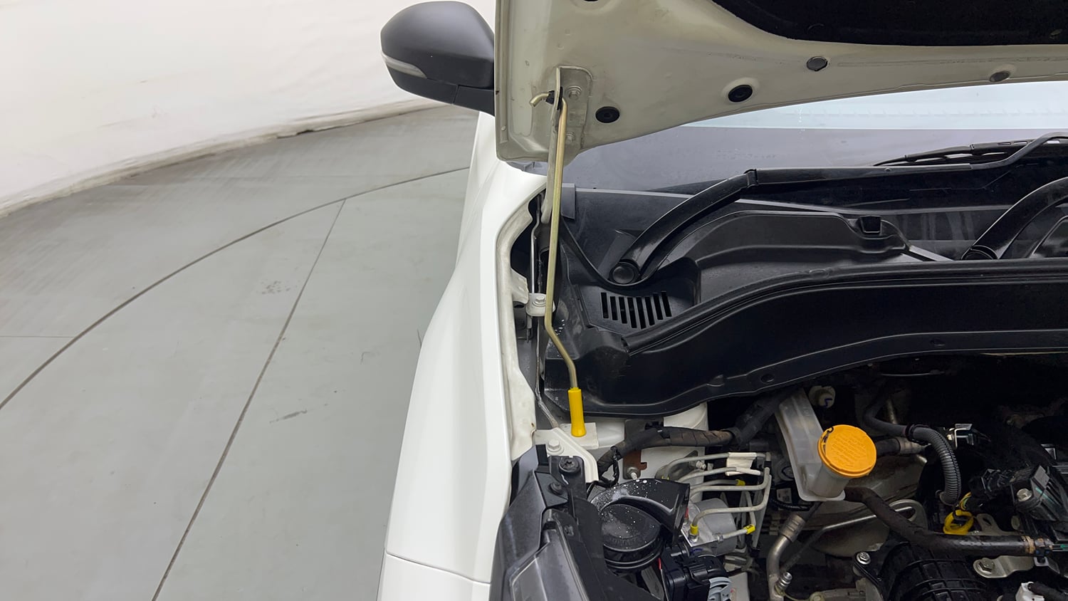 Used 2023 Tata Punch Pure MT Petrol Manual engine ENGINE RIGHT SIDE HINGE & APRON VIEW