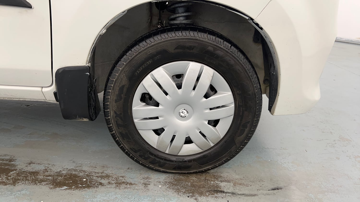 Used 2018 Maruti Suzuki Alto 800 VXi Petrol Manual tyres RIGHT FRONT TYRE RIM VIEW