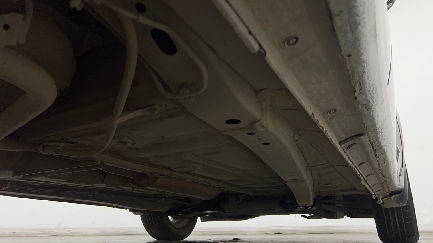 Used 2019 Maruti Suzuki Swift ZXi AMT Petrol Automatic extra REAR RIGHT UNDERBODY VIEW