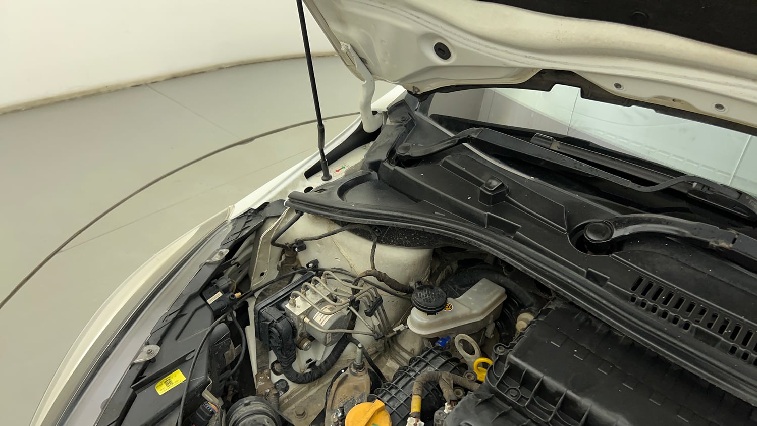Used 2023 Tata Tigor XZ Plus CNG Cng Manual engine ENGINE RIGHT SIDE HINGE & APRON VIEW