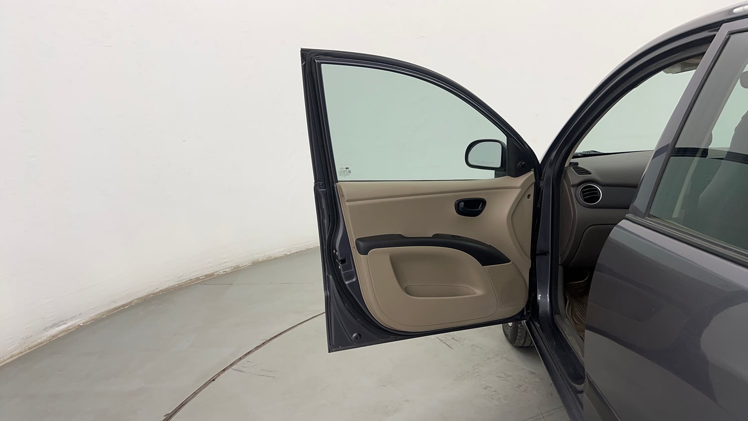 Used 2015 Hyundai i10 Magna 1.1 iRDE2 Petrol Manual interior LEFT FRONT DOOR OPEN VIEW