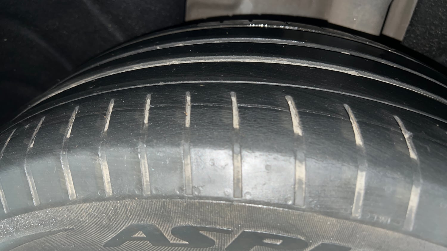 Used 2021 Skoda Superb L&K AT Petrol Automatic tyres LEFT REAR TYRE TREAD VIEW