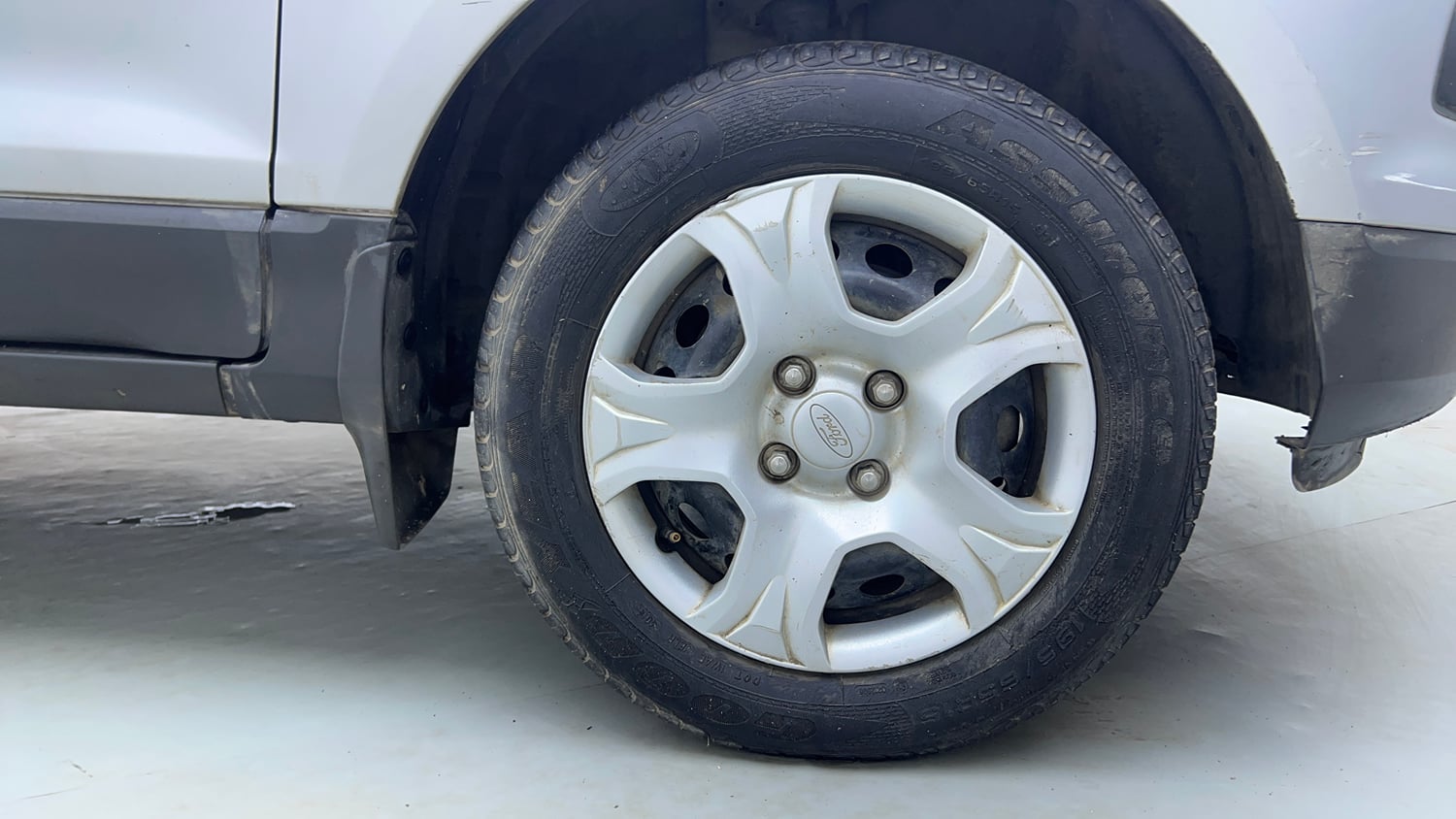 Used 2015 Ford EcoSport Ambiente 1.5 Ti-VCT Petrol Manual tyres RIGHT FRONT TYRE RIM VIEW