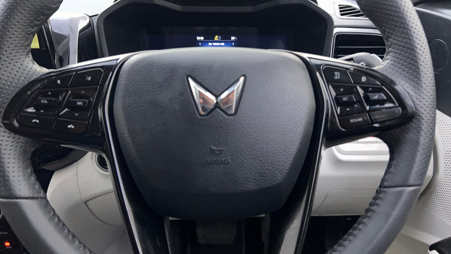 Used 2026 Mahindra XUV 3XO AX5 1.2 Petrol AT Petrol Automatic top_features Airbags