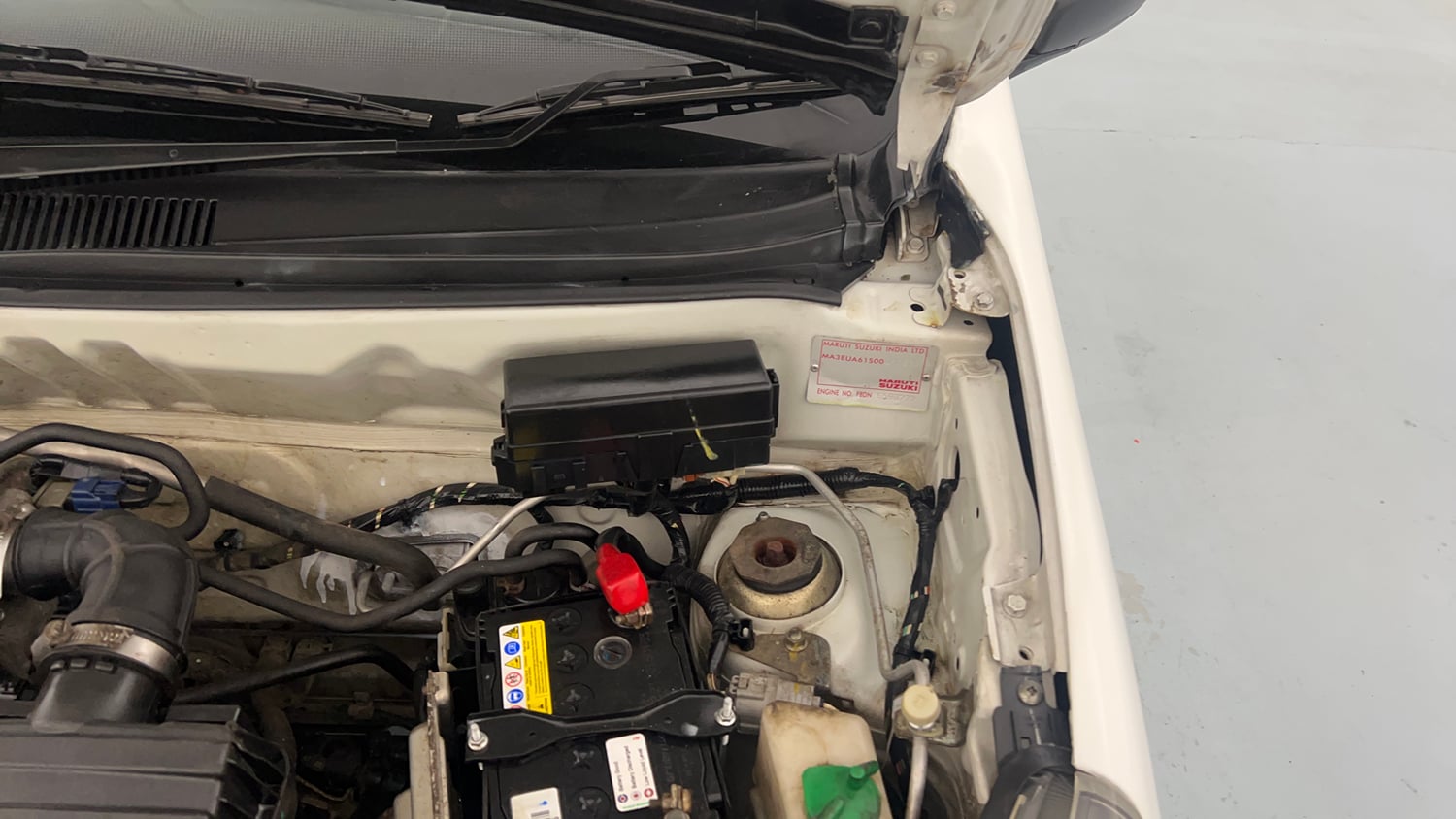 Used 2021 Maruti Suzuki Alto 800 VXi Petrol Manual engine ENGINE LEFT SIDE HINGE & APRON VIEW