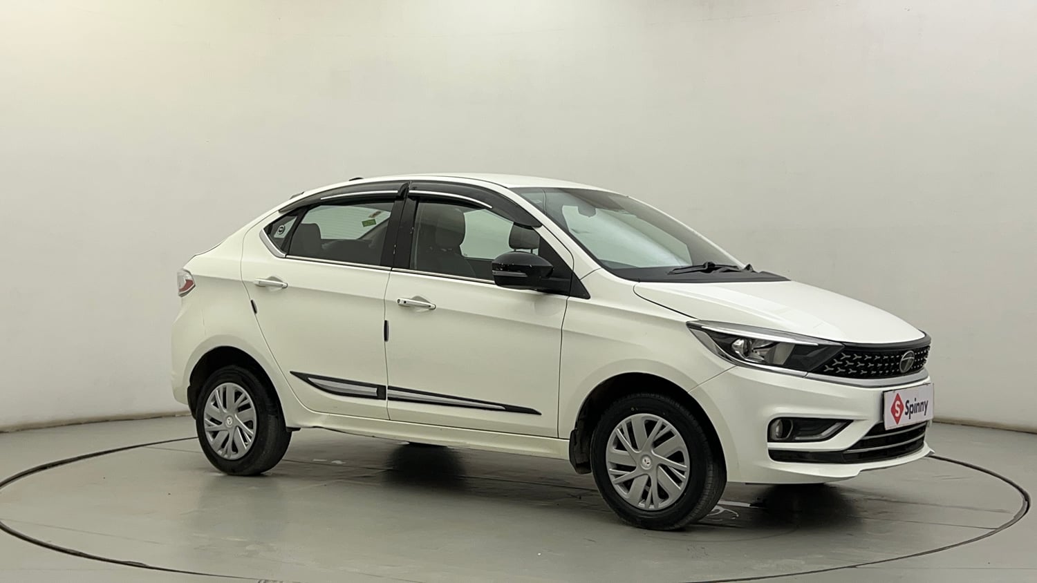 Used 2023 Tata Tigor XZ Plus CNG Cng Manual exterior RIGHT FRONT CORNER VIEW