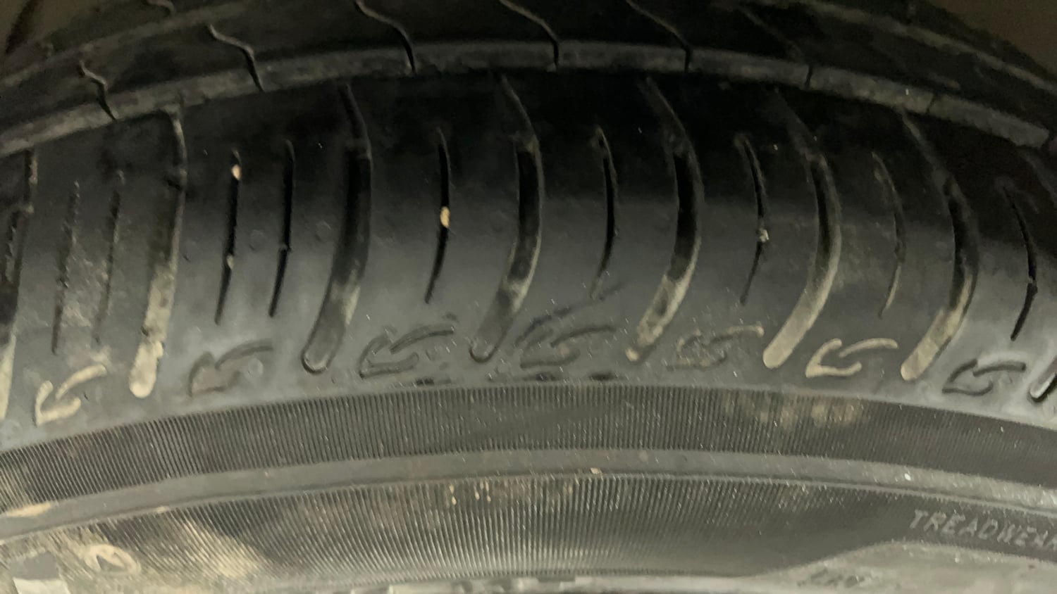 Used 2023 Tata Tigor XZ Plus CNG Cng Manual tyres LEFT FRONT TYRE TREAD VIEW