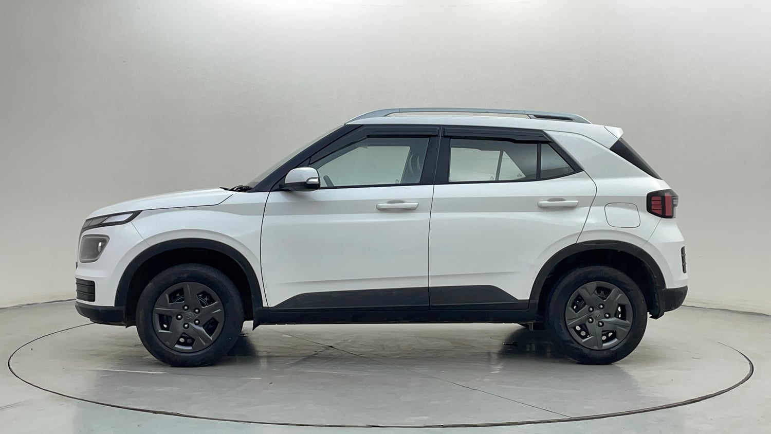 Used 2024 Hyundai Venue S (O) Plus 1.2 Petrol Petrol Manual exterior LEFT SIDE VIEW