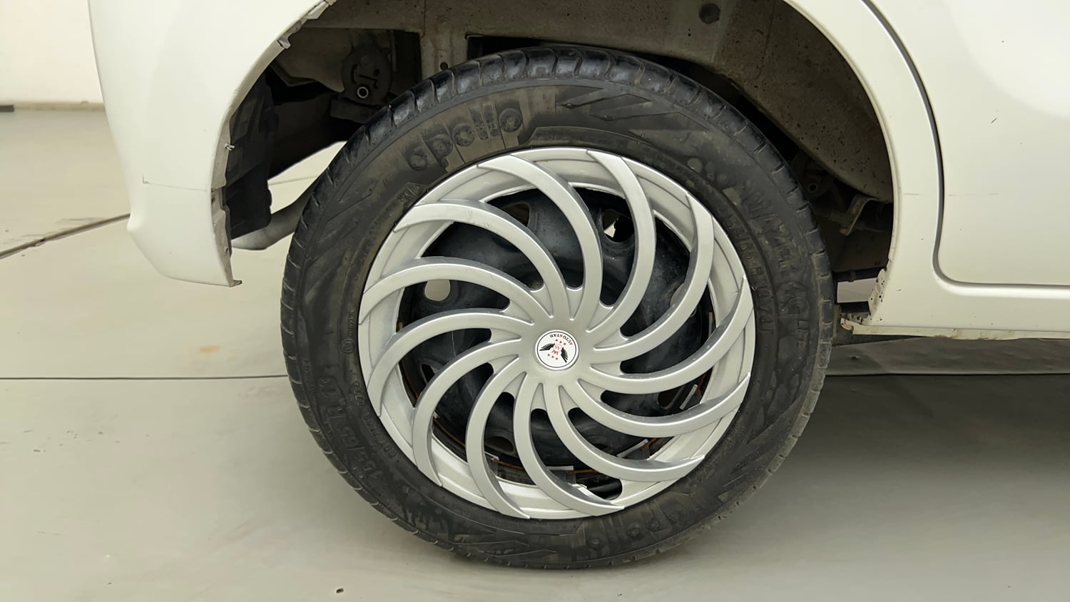 Used 2015 Maruti Suzuki Alto K10 VXi Petrol Manual tyres RIGHT REAR TYRE RIM VIEW