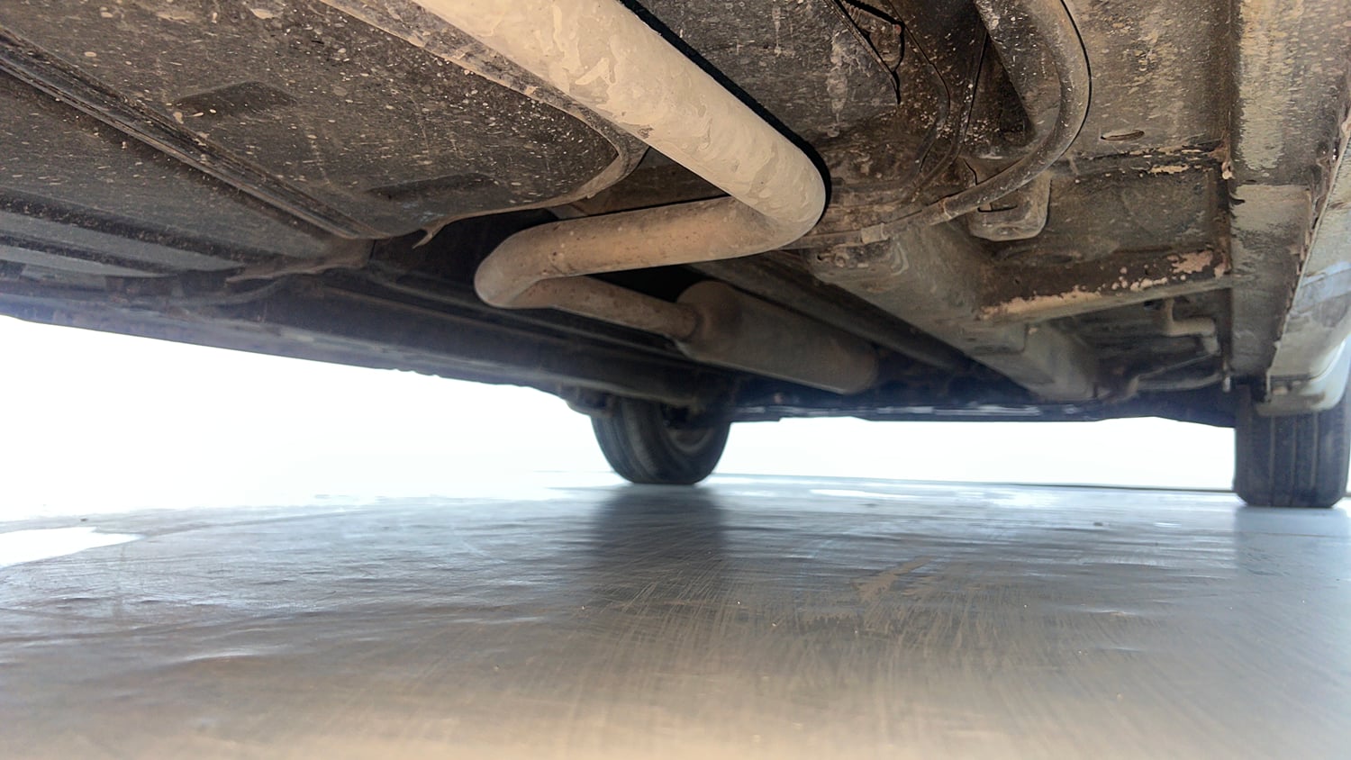Used 2018 Maruti Suzuki Ertiga ZXI+ Petrol Manual extra REAR RIGHT UNDERBODY VIEW