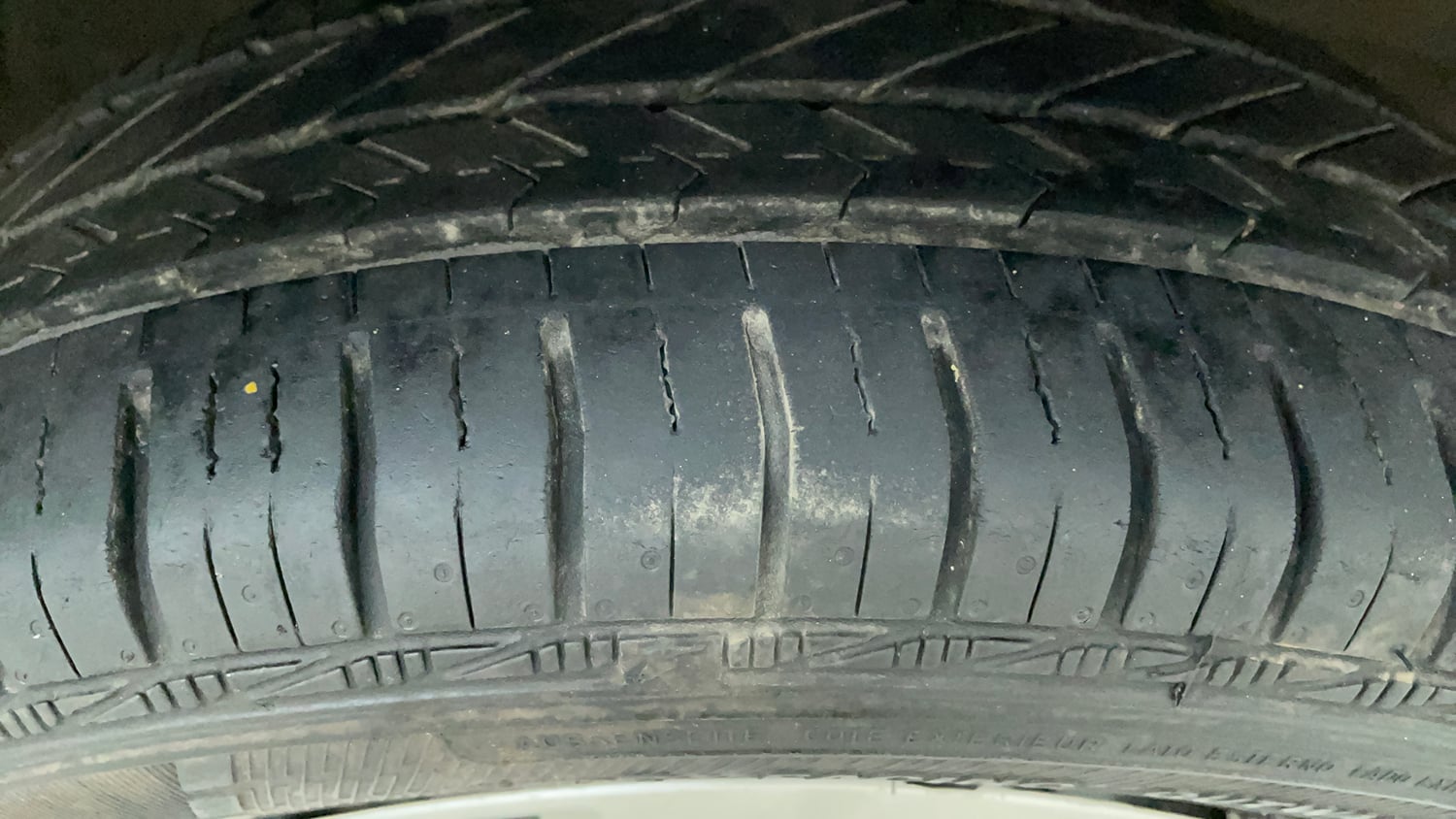 Used 2016 Maruti Suzuki Wagon R VXI Petrol Manual tyres RIGHT FRONT TYRE TREAD VIEW