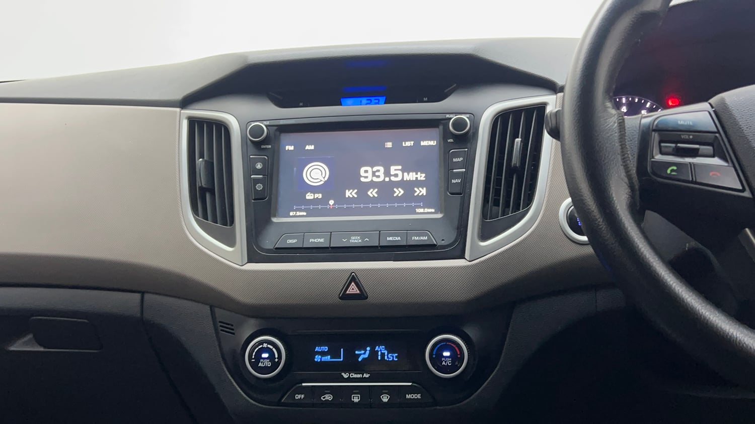 Used 2017 Hyundai Creta 1.6 SX Plus Petrol Petrol Manual interior MUSIC SYSTEM & AC CONTROL VIEW