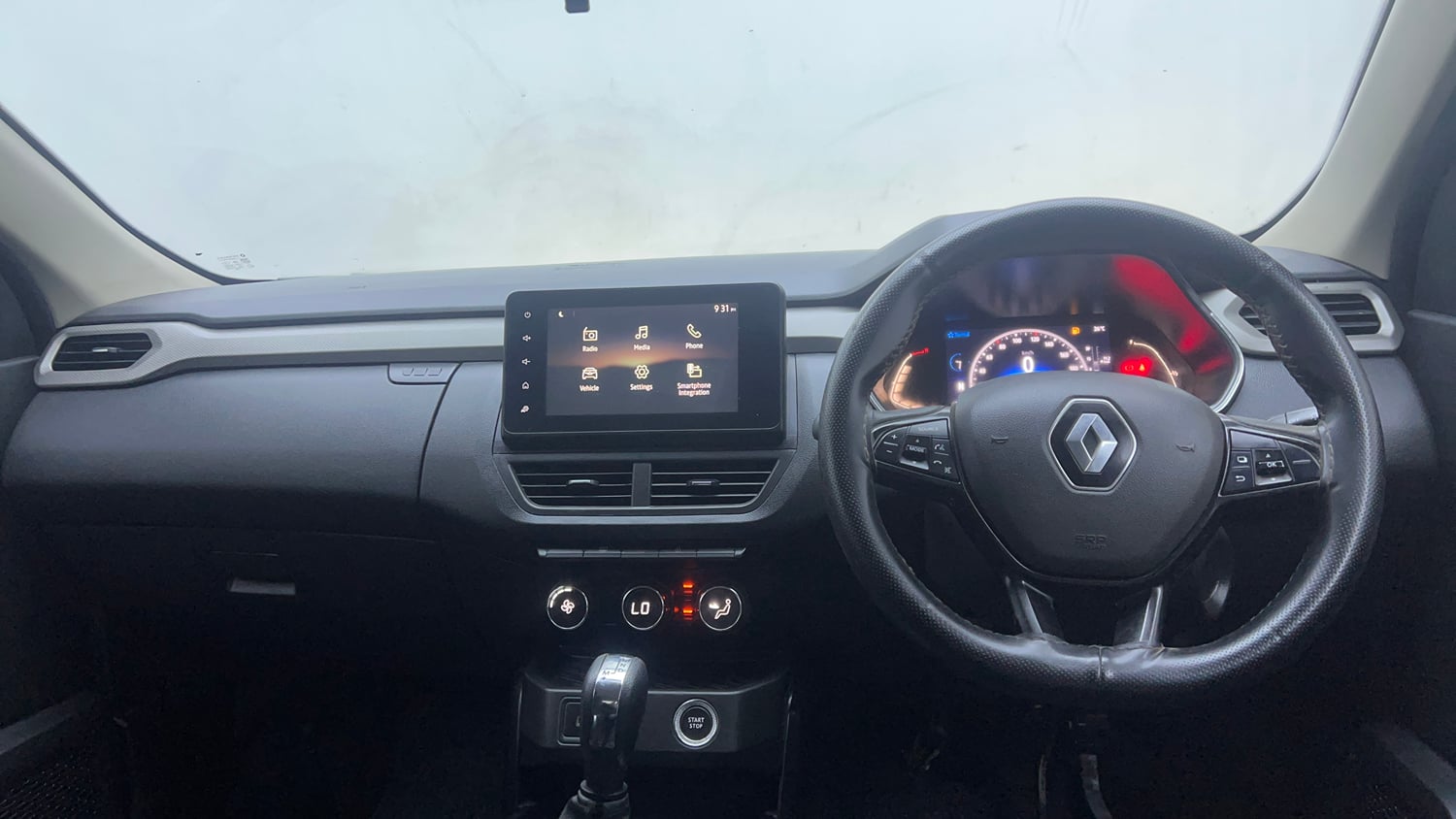 Used 2022 Renault Kiger RXZ AMT Petrol Automatic interior DASHBOARD VIEW