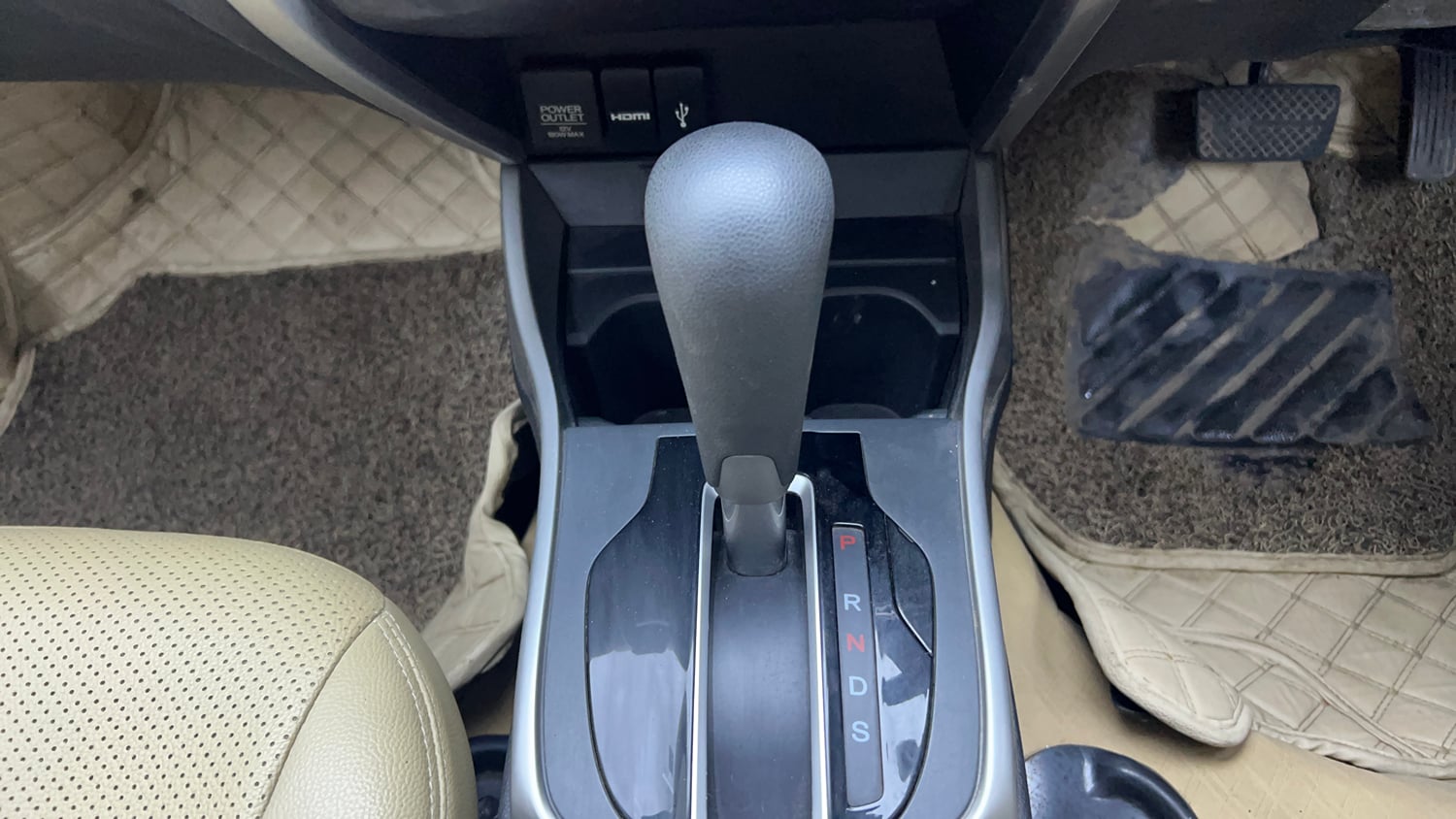 Used 2019 Honda City V CVT Petrol Petrol Automatic interior GEAR  KNOB VIEW