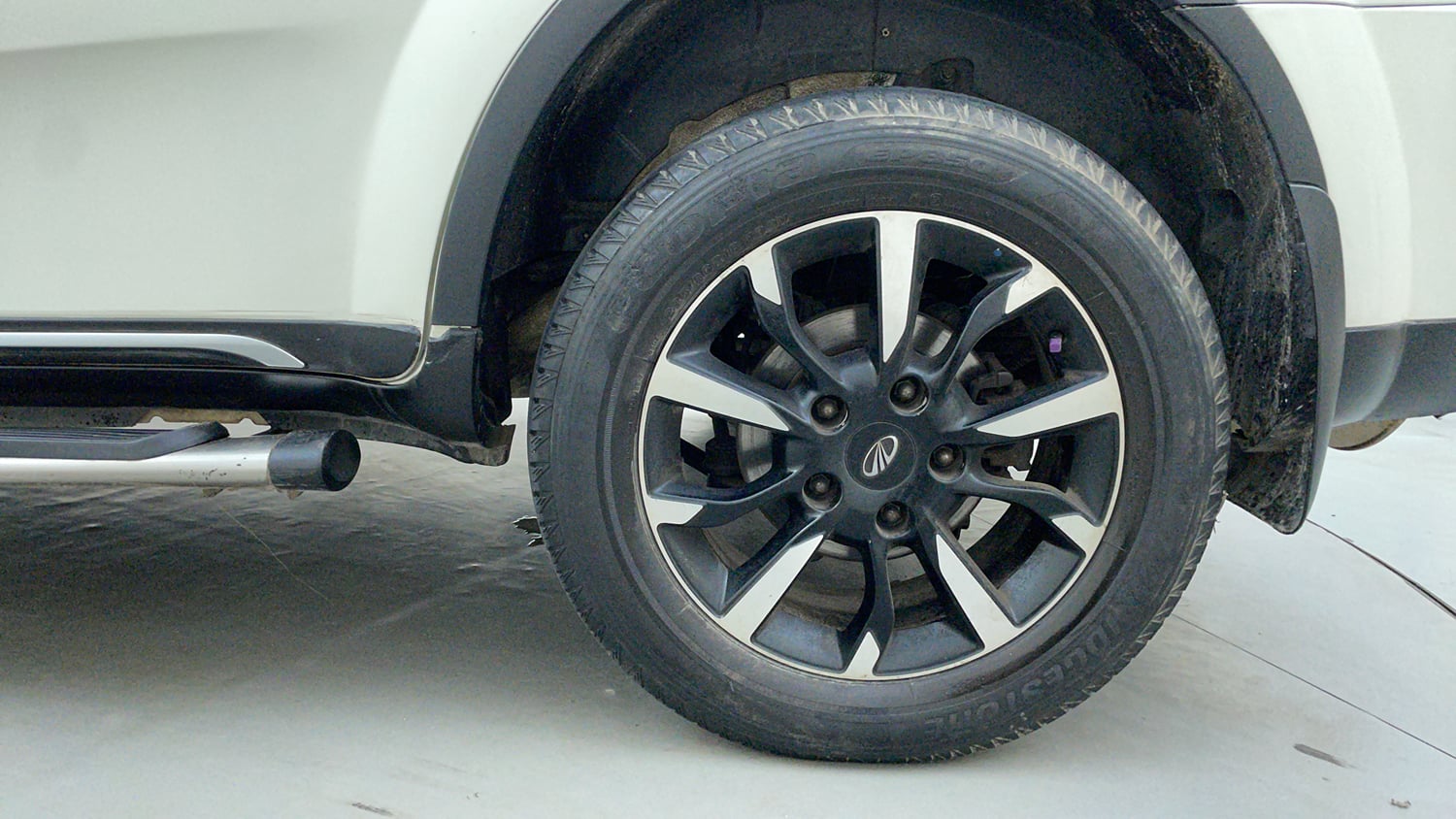 Used 2019 Mahindra XUV500 W11 Diesel Manual tyres LEFT REAR TYRE RIM VIEW