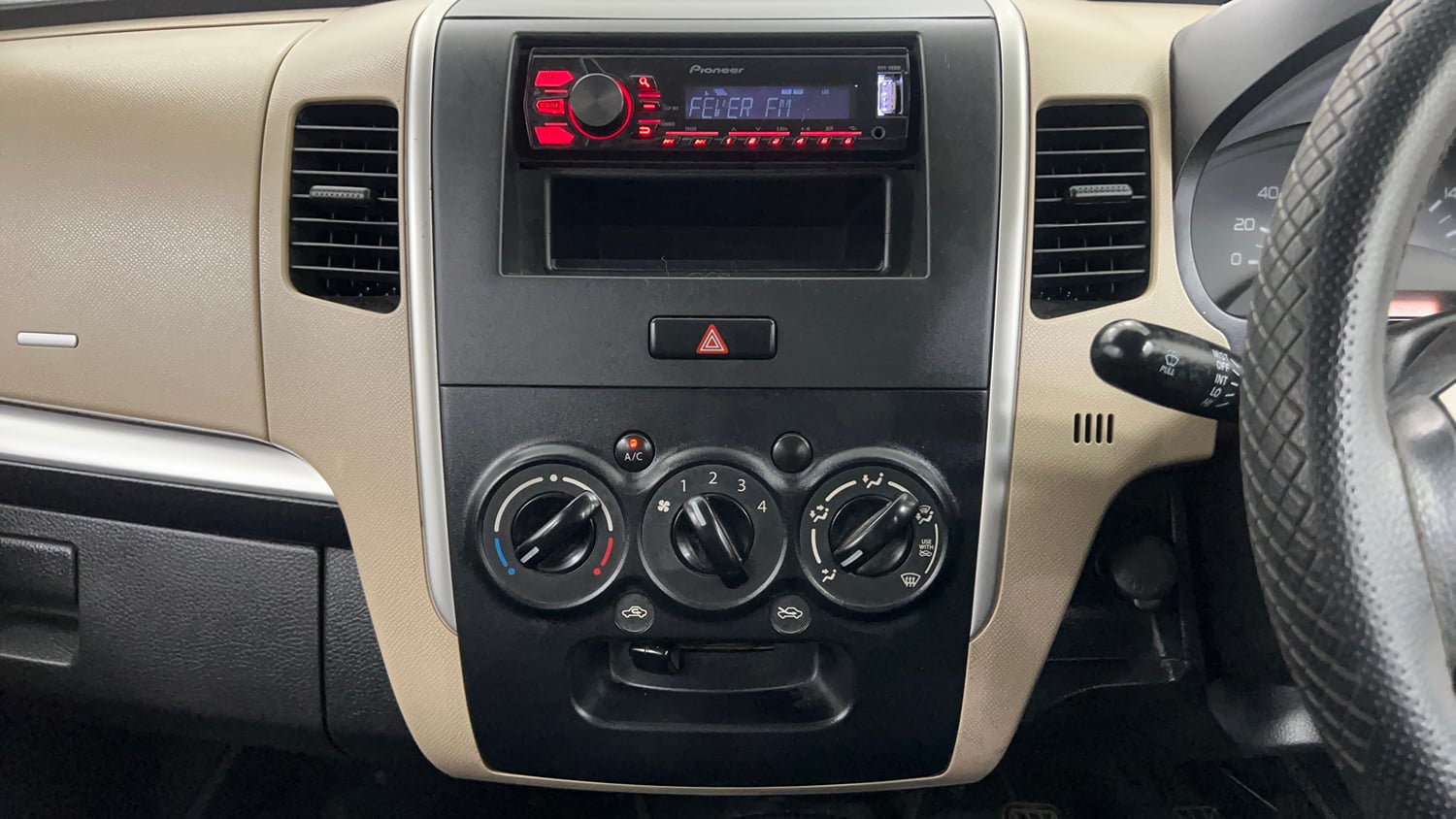 Used 2017 Maruti Suzuki Wagon R LXI CNG Cng Manual interior MUSIC SYSTEM & AC CONTROL VIEW