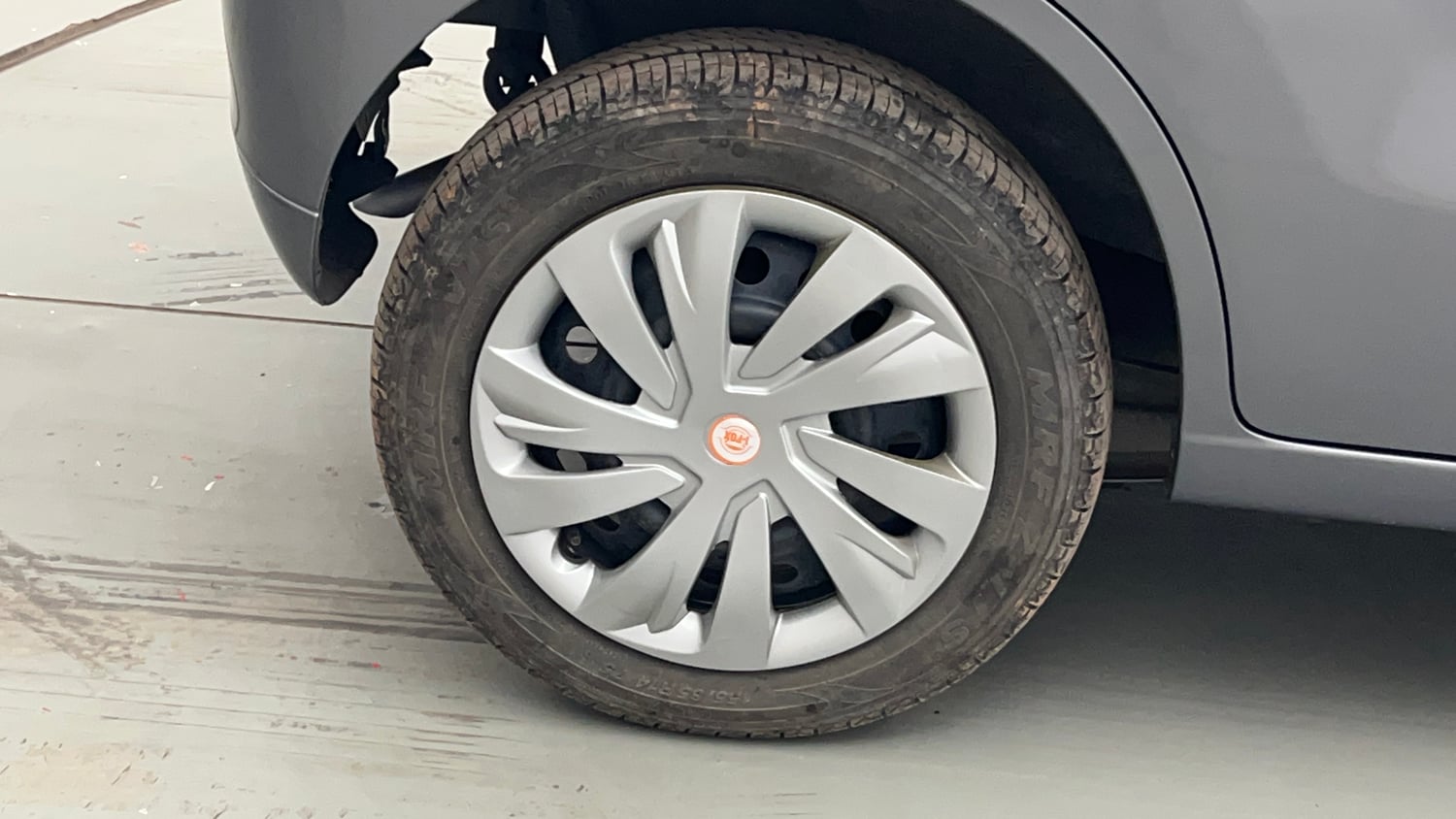 Used 2016 Maruti Suzuki Wagon R VXI Petrol Manual tyres RIGHT REAR TYRE RIM VIEW