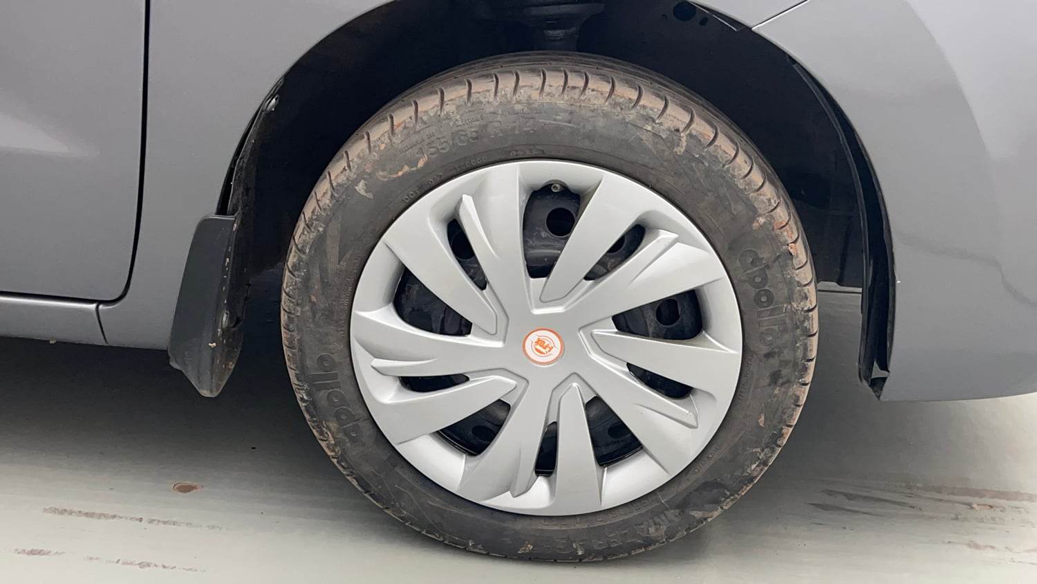 Used 2016 Maruti Suzuki Wagon R VXI Petrol Manual tyres RIGHT FRONT TYRE RIM VIEW