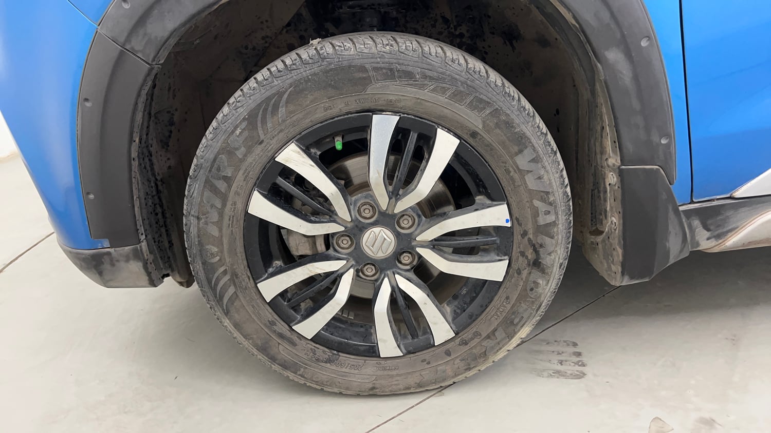 Used 2017 Maruti Suzuki Vitara Brezza VDi (O) Diesel Manual tyres LEFT FRONT TYRE RIM VIEW