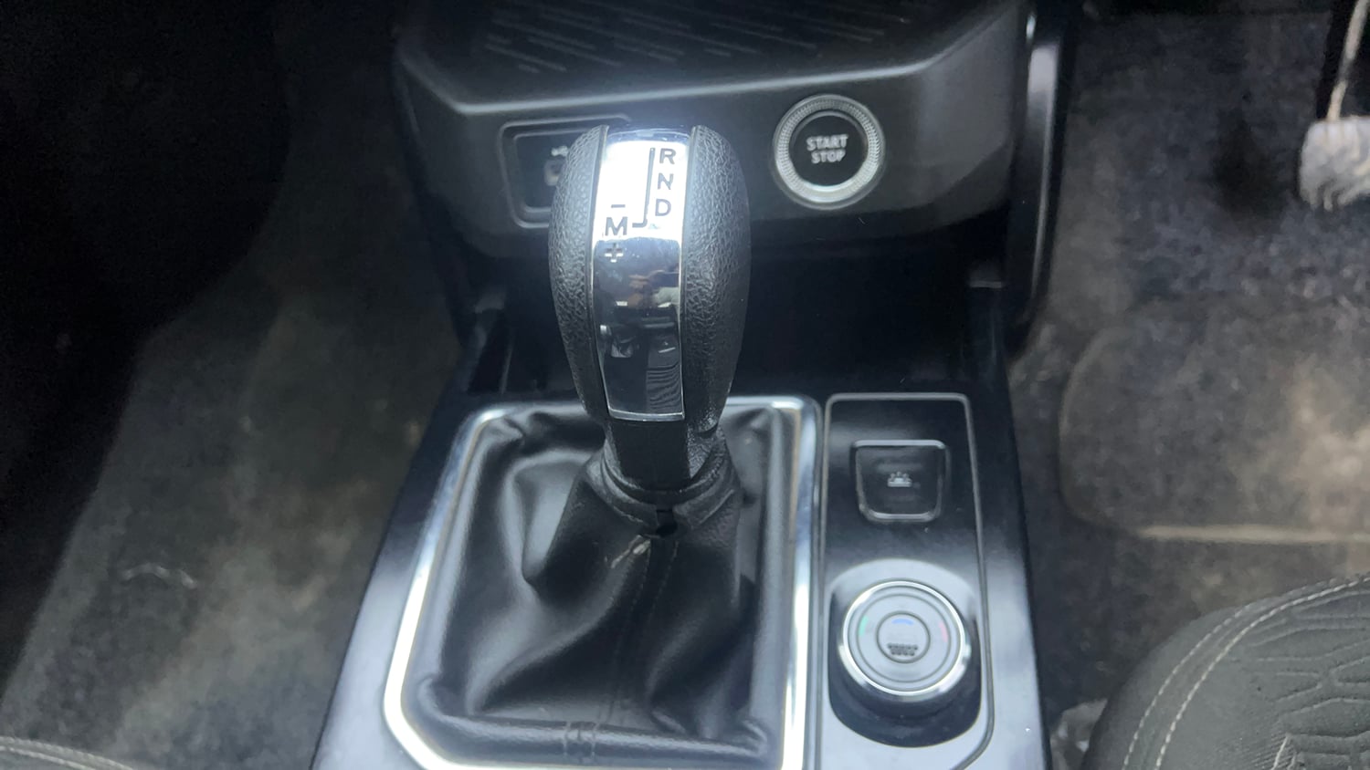 Used 2022 Renault Kiger RXZ AMT Petrol Automatic interior GEAR  KNOB VIEW