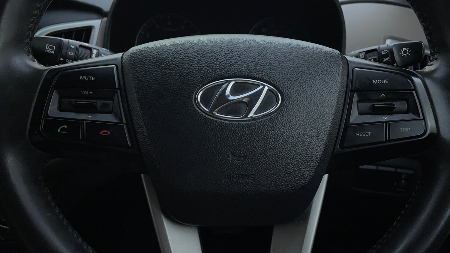 Used 2017 Hyundai Creta 1.6 SX Plus AT Petrol Petrol Automatic top_features Airbags