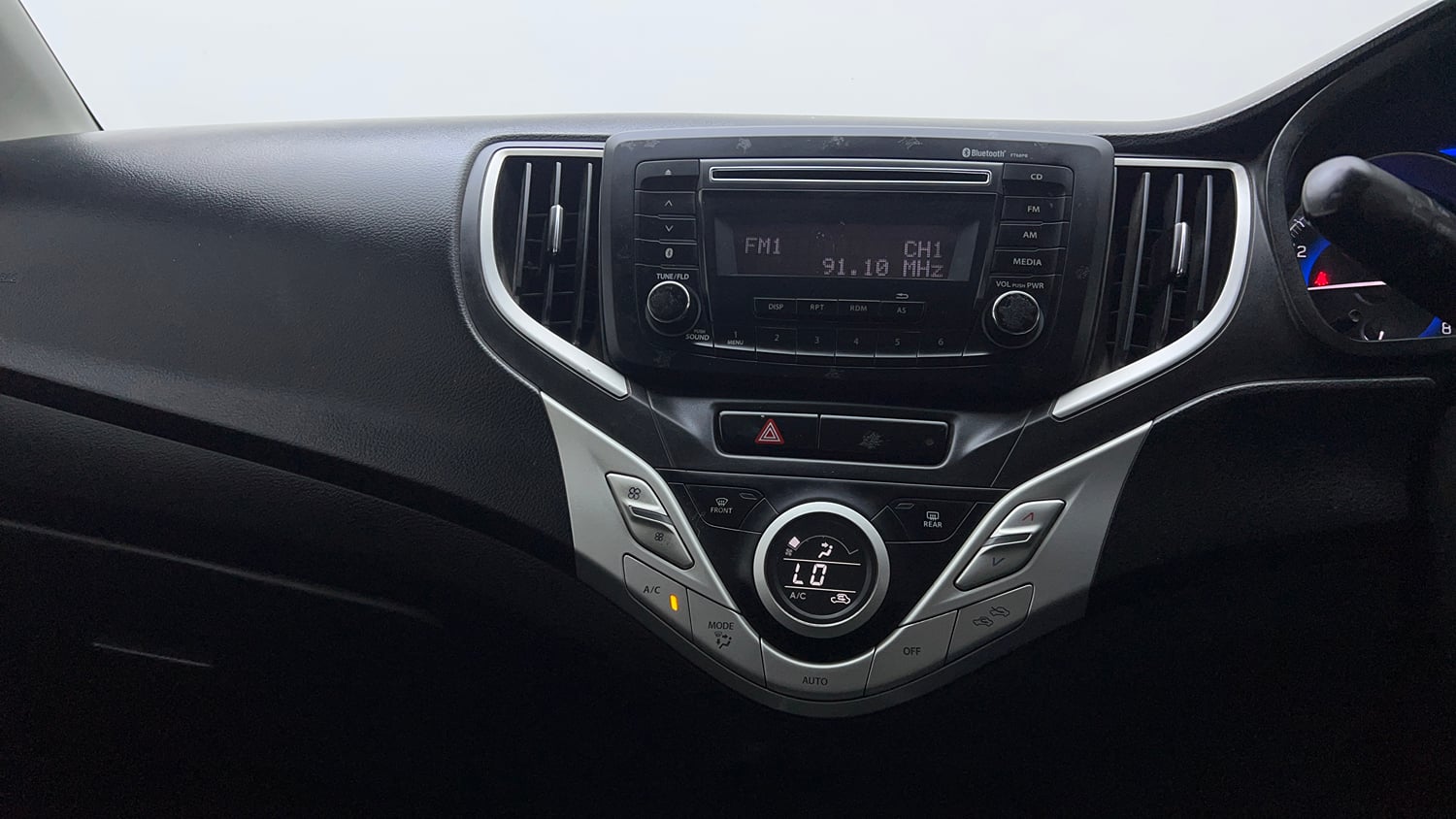 Used 2019 Maruti Suzuki Baleno Delta 1.2 Petrol Manual interior MUSIC SYSTEM & AC CONTROL VIEW