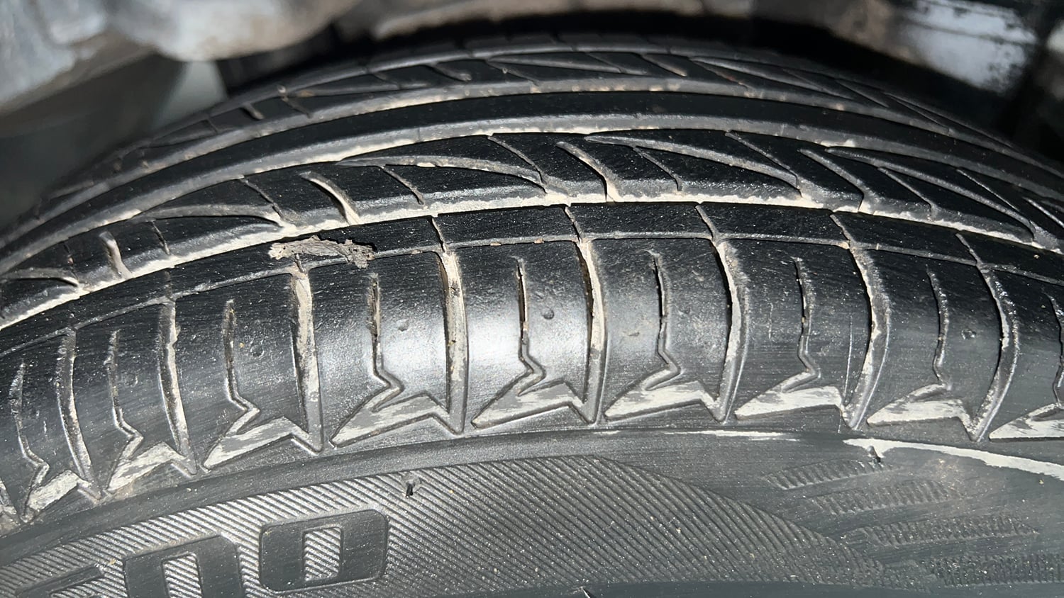 Used 2018 Hyundai Eon Era + AirBag Petrol Manual tyres LEFT REAR TYRE TREAD VIEW