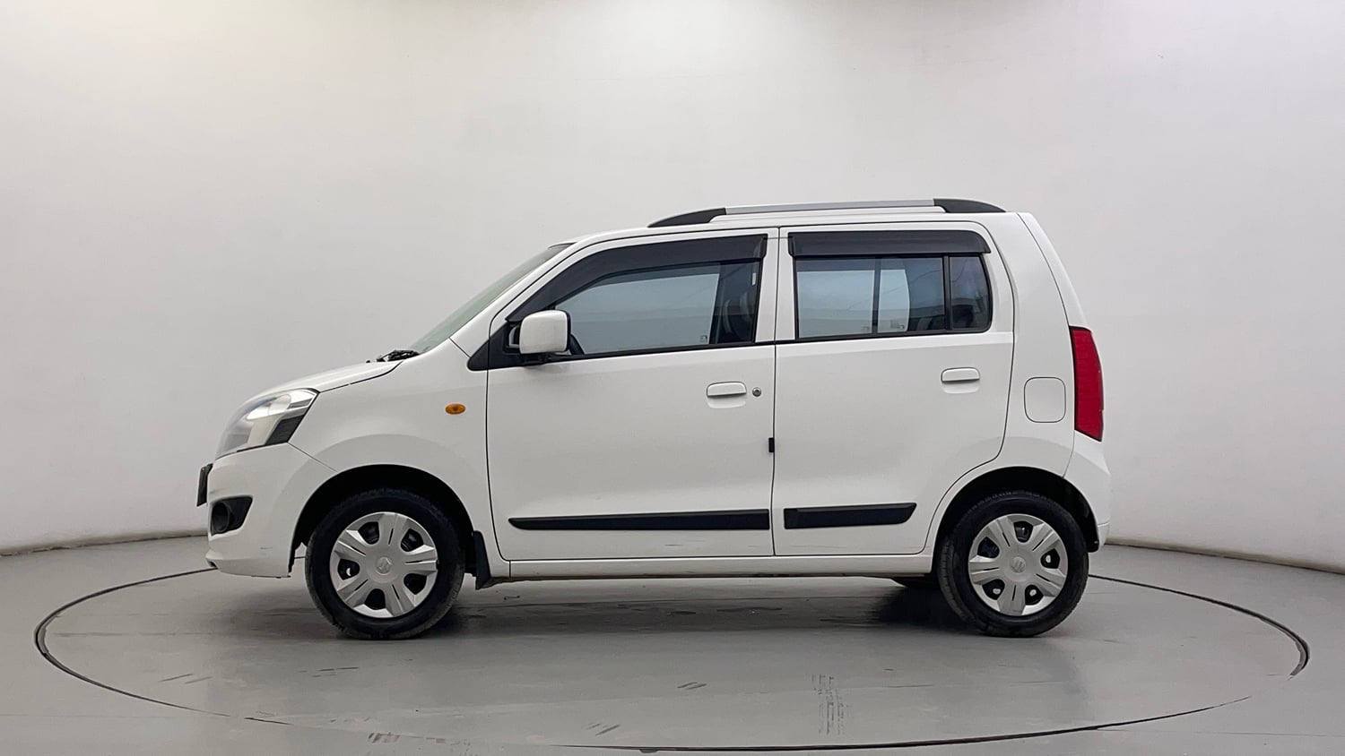 Used 2016 Maruti Suzuki Wagon R VXI Petrol Manual exterior LEFT SIDE VIEW