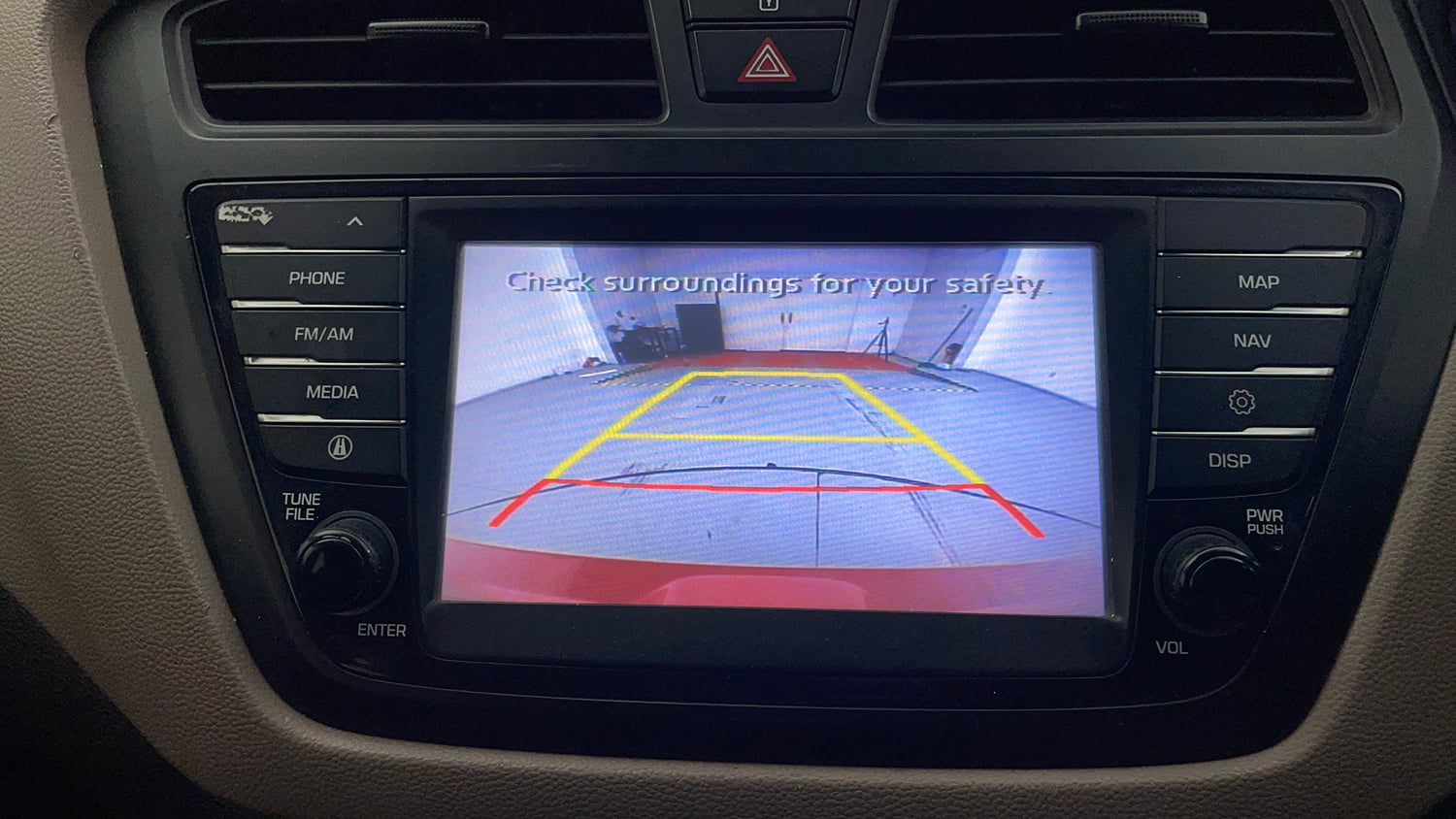 Used 2017 Hyundai Elite i20 Asta 1.2 (O) Petrol Manual top_features Rear camera