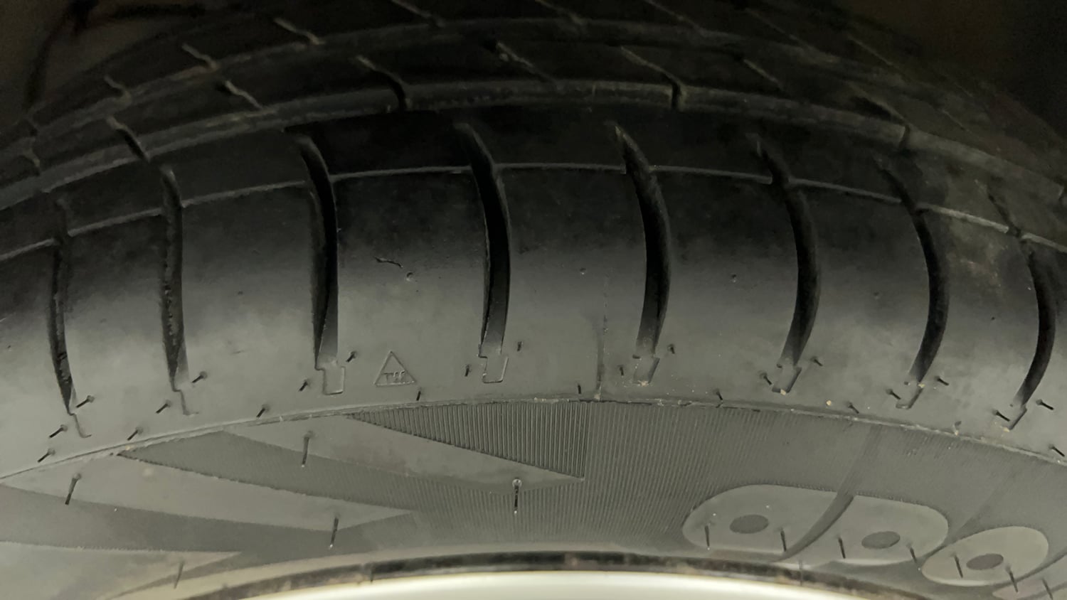 Used 2023 Tata Tiago XT CNG Cng Manual tyres LEFT FRONT TYRE TREAD VIEW