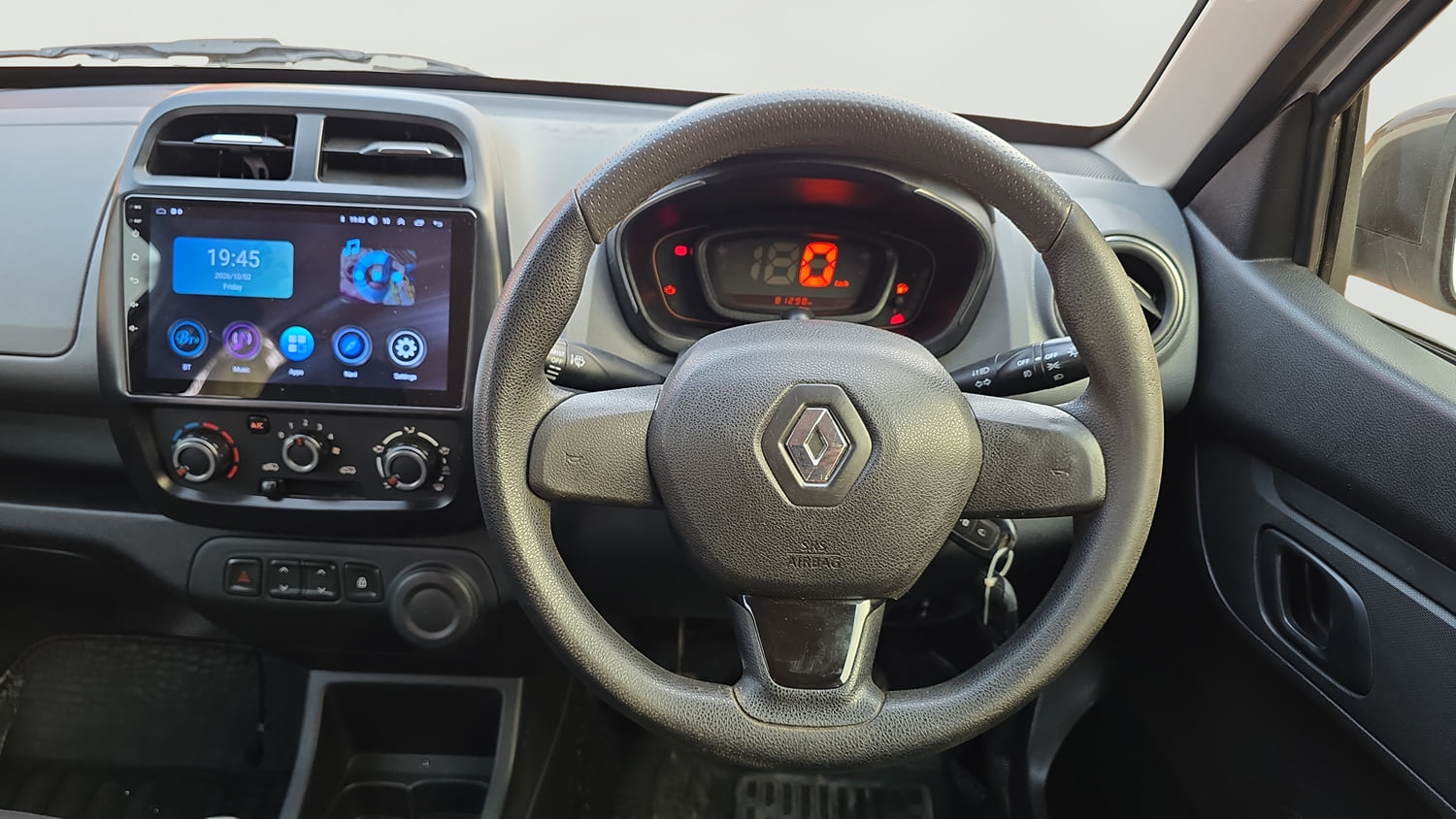 Used 2017 Renault Kwid 1.0 RXT Opt Petrol Manual interior STEERING VIEW