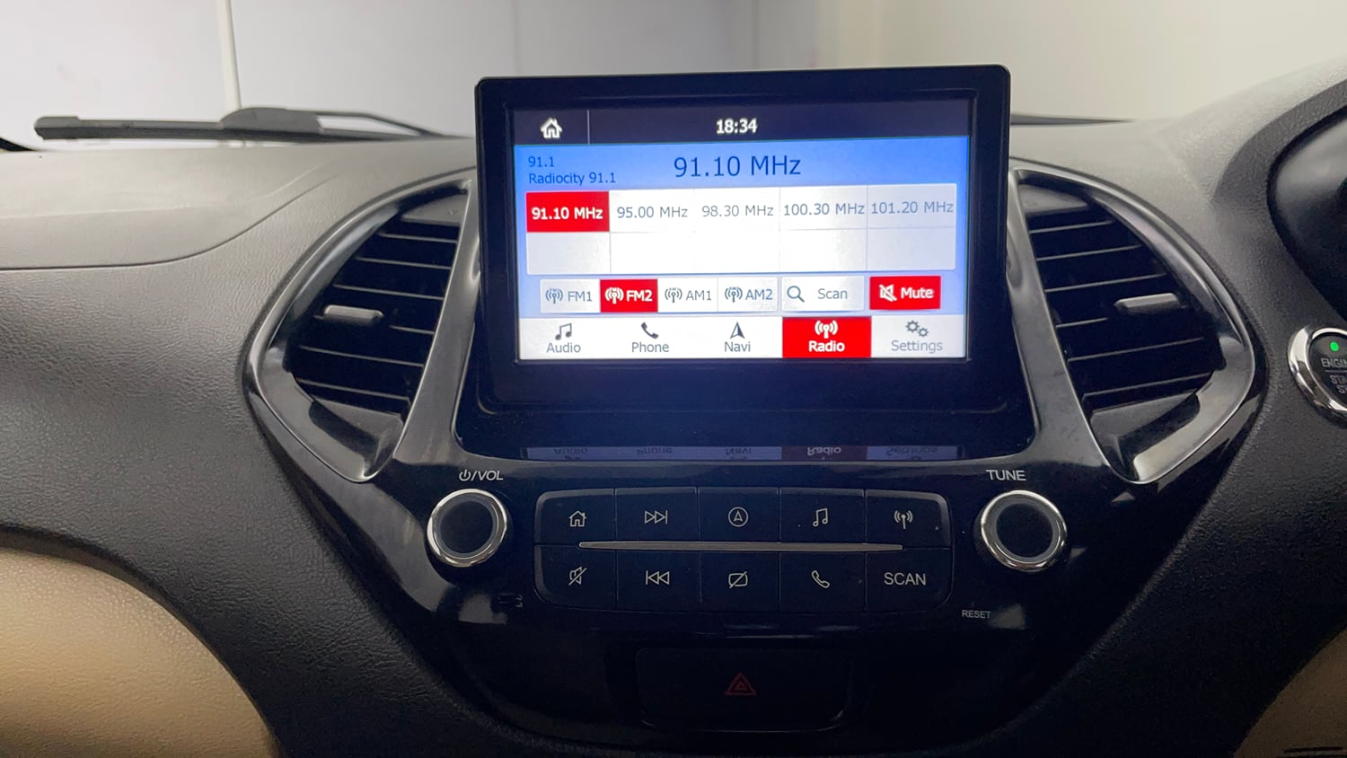 Used 2019 Ford Figo Aspire Titanium 1.2 Ti-VCT Petrol Manual top_features Integrated (in-dash) music system