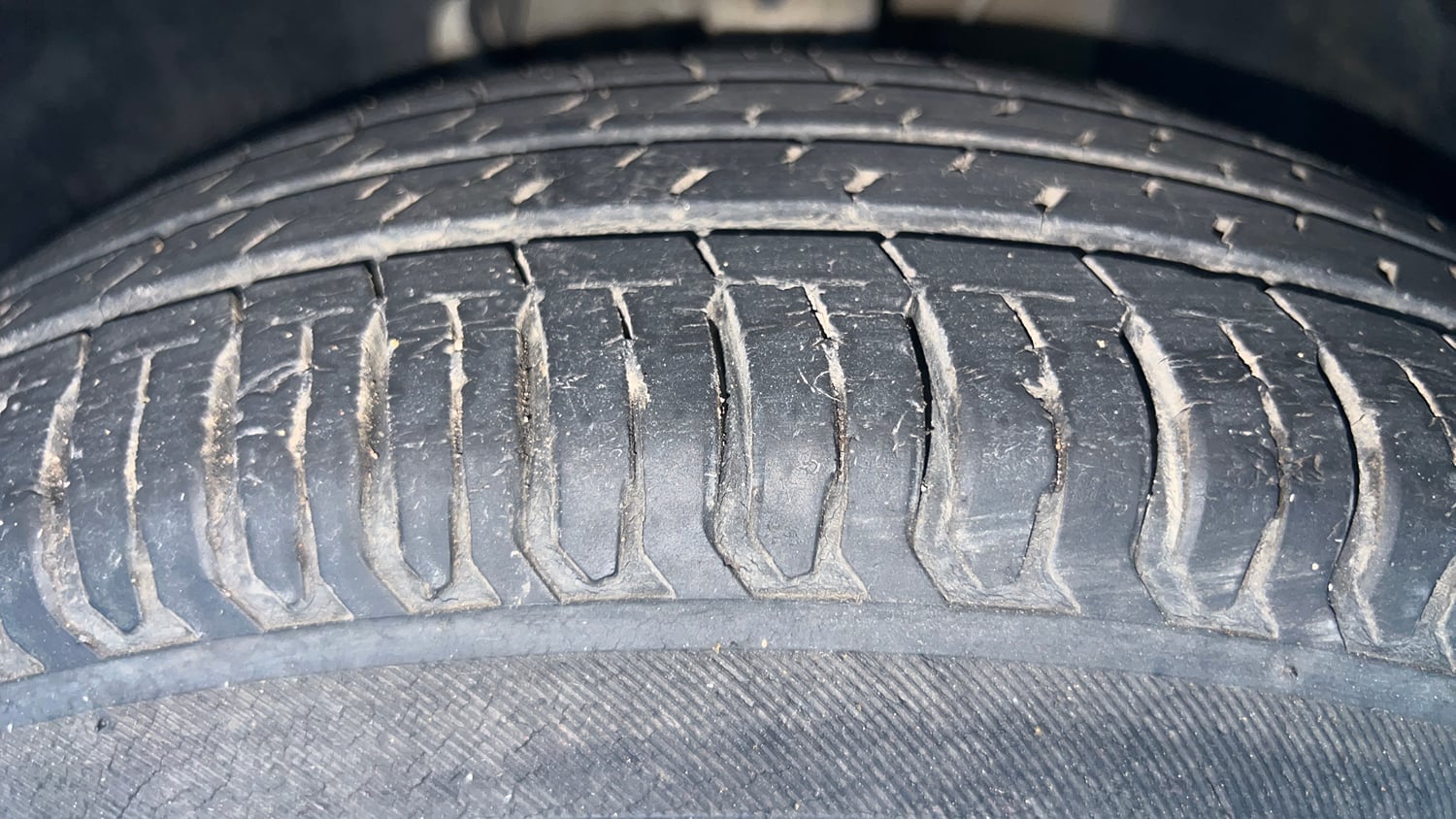 Used 2021 Tata Altroz XM Petrol Petrol Manual tyres LEFT FRONT TYRE TREAD VIEW