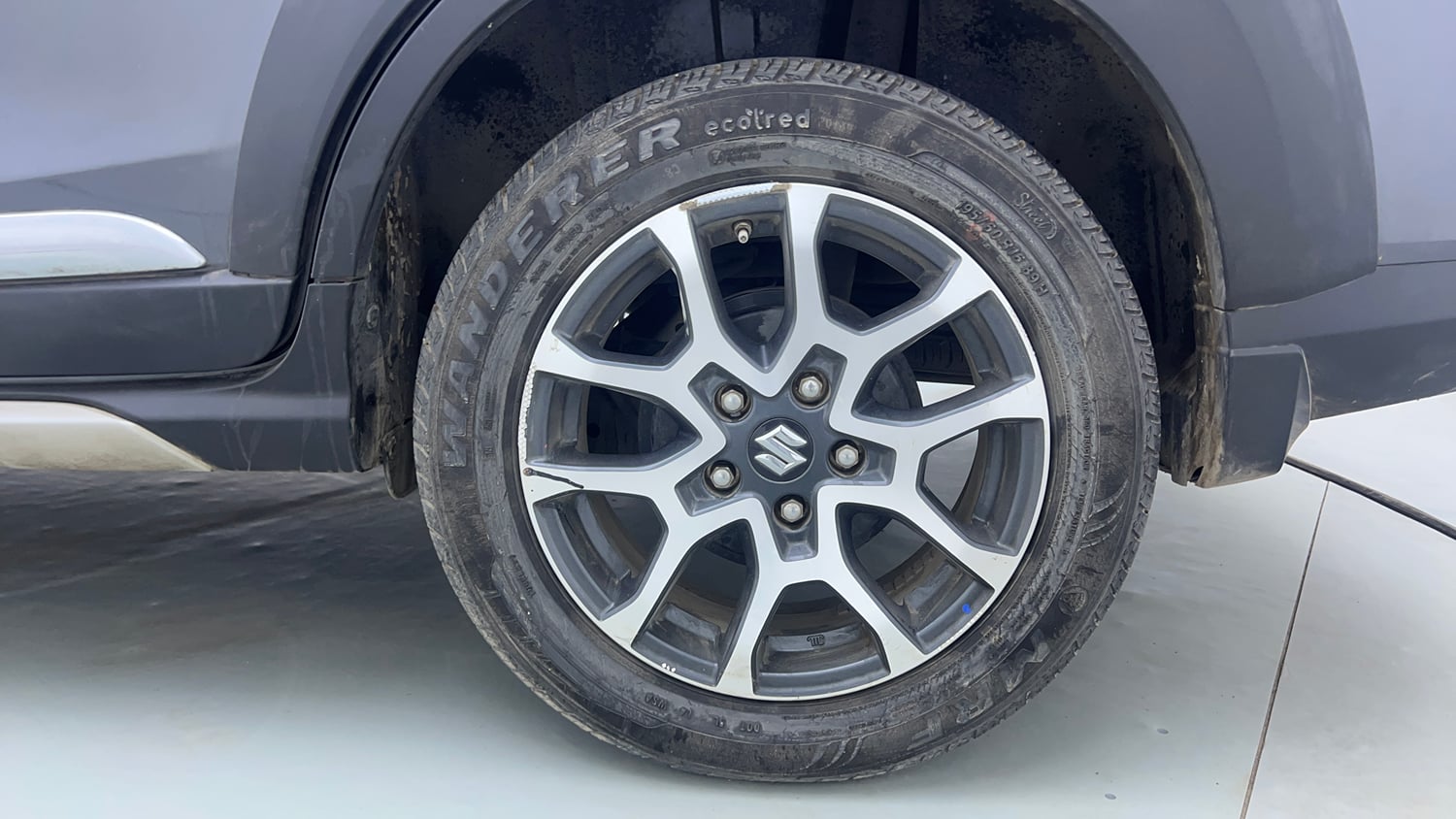 Used 2022 Maruti Suzuki XL6 Alpha Plus AT Petrol Petrol Automatic tyres LEFT REAR TYRE RIM VIEW