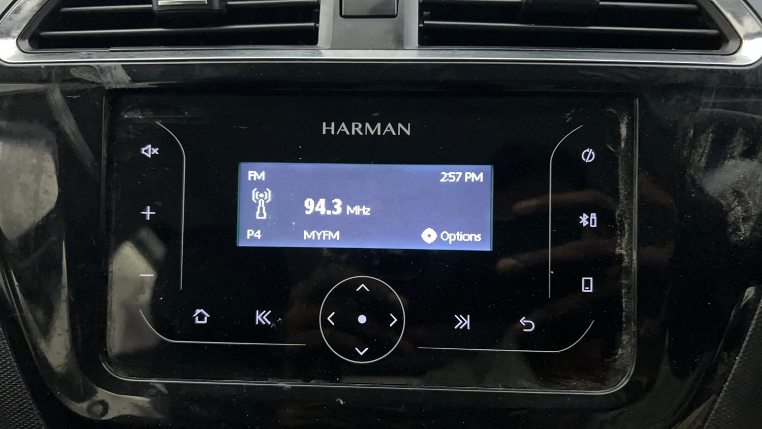 Used 2023 Tata Tiago XT CNG Cng Manual top_features Integrated (in-dash) music system