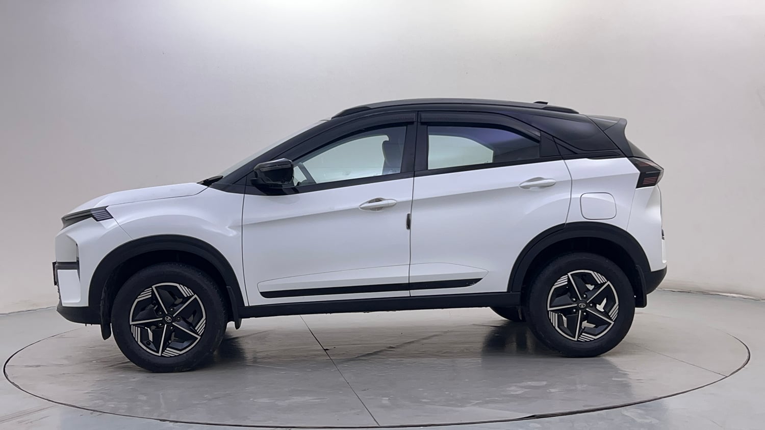 Used 2024 Tata Nexon Fearless Plus S 1.2 Revotron Petrol 6MT DT Petrol Manual exterior LEFT SIDE VIEW