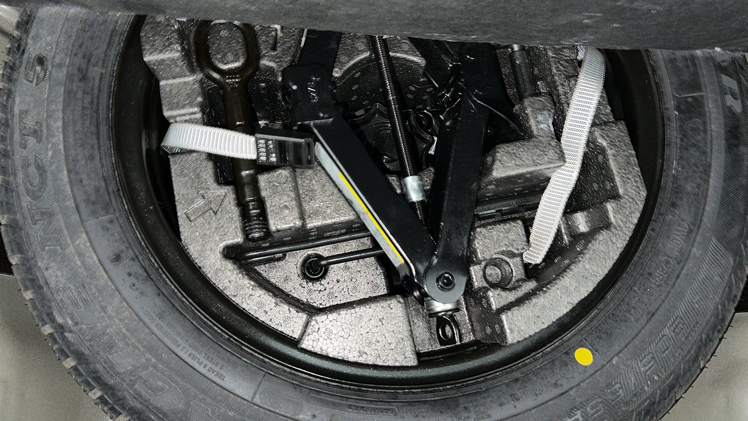 Used 2021 Skoda Superb L&K AT Petrol Automatic tyres SPARE TYRE VIEW