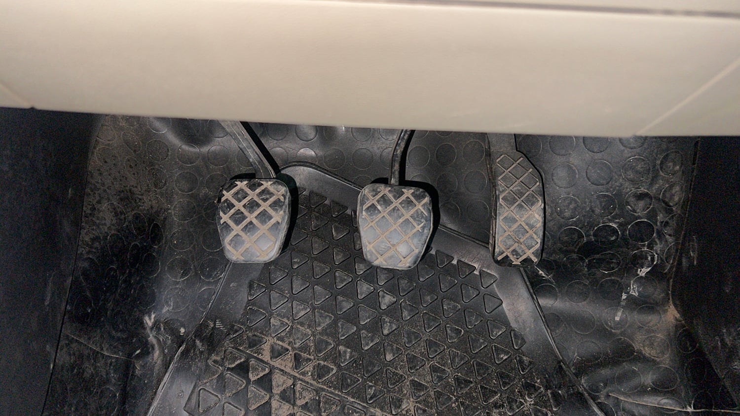Used 2013 Volkswagen Polo Comfortline 1.2L (P) Petrol Manual interior PEDALS VIEW