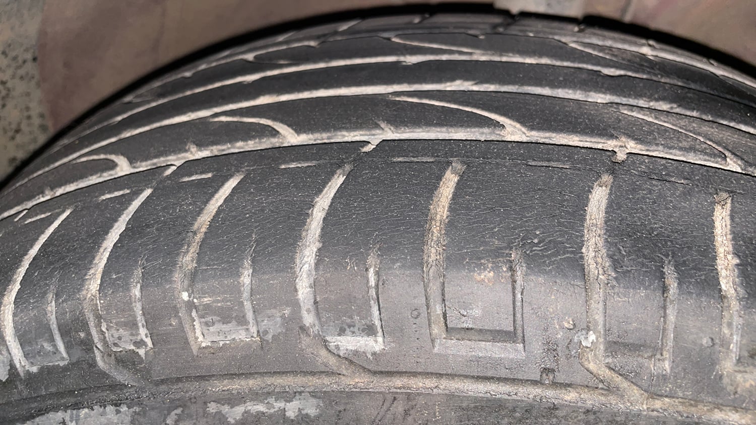 Used 2017 Hyundai Creta 1.6 SX Plus AT Petrol Petrol Automatic tyres RIGHT FRONT TYRE TREAD VIEW