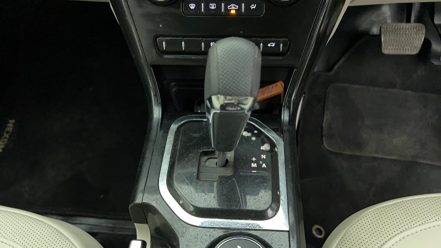 Used 2022 Tata Nexon XZA Plus (Premium) Petrol Automatic interior GEAR  KNOB VIEW