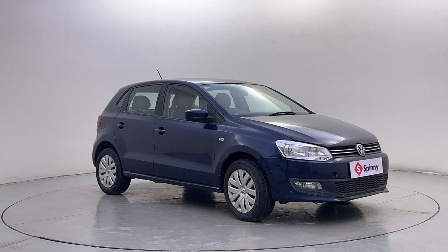 Used 2013 Volkswagen Polo Comfortline 1.2L (P) Petrol Manual exterior RIGHT FRONT CORNER VIEW