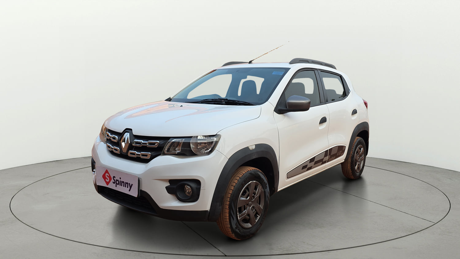 Used 2017 Renault Kwid 1.0 RXT Opt Petrol Manual exterior LEFT FRONT CORNER VIEW