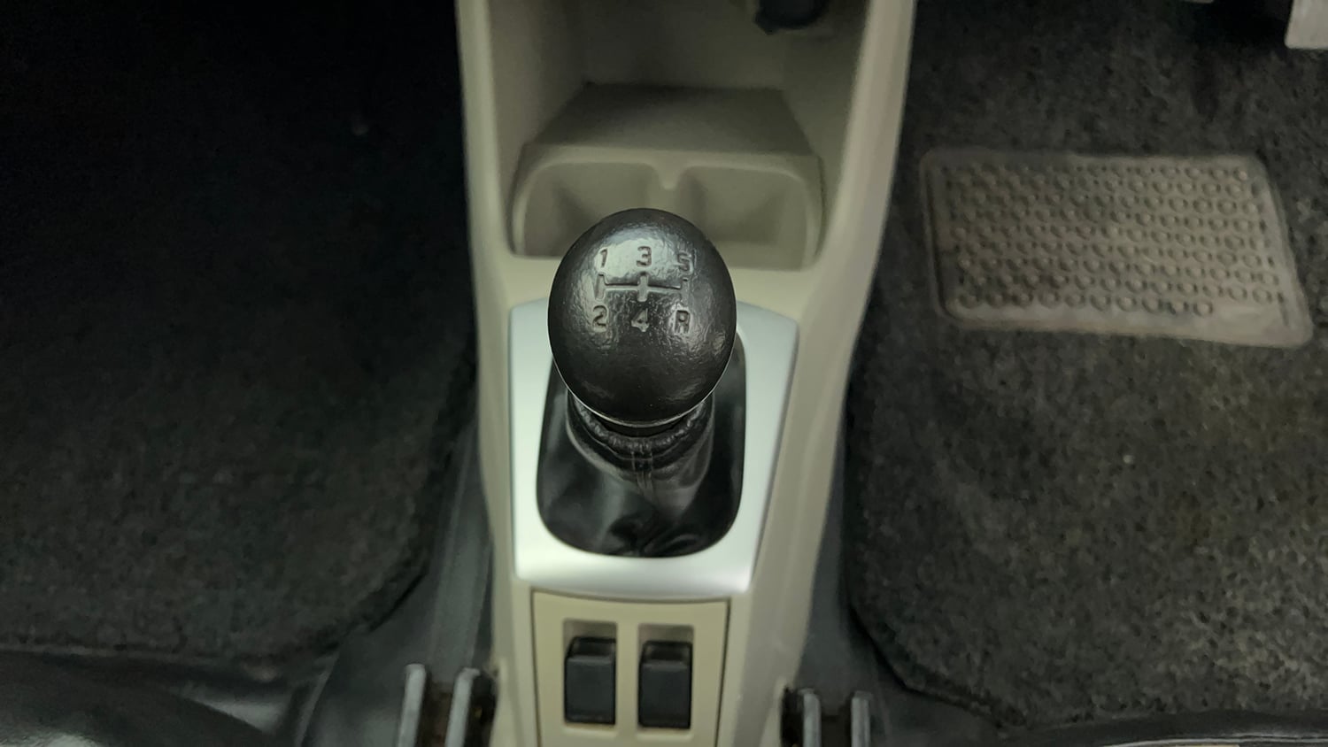 Used 2015 Maruti Suzuki Alto K10 VXi Petrol Manual interior GEAR  KNOB VIEW