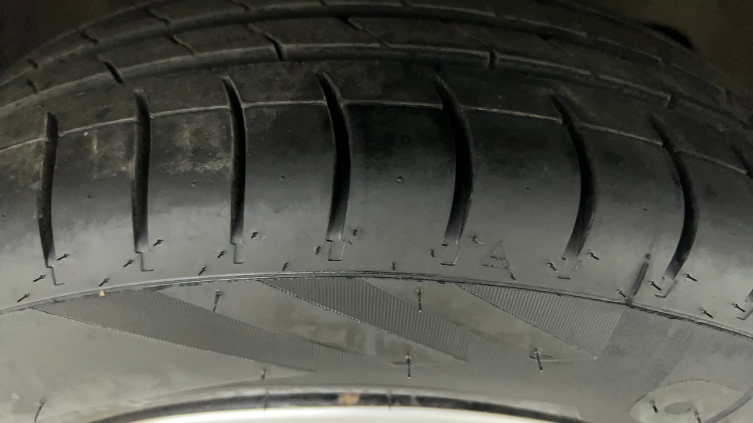 Used 2023 Tata Tiago XT CNG Cng Manual tyres RIGHT FRONT TYRE TREAD VIEW