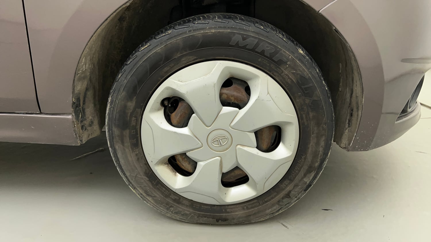 Used 2018 Tata Tiago Revotorq XT Diesel Manual tyres RIGHT FRONT TYRE RIM VIEW