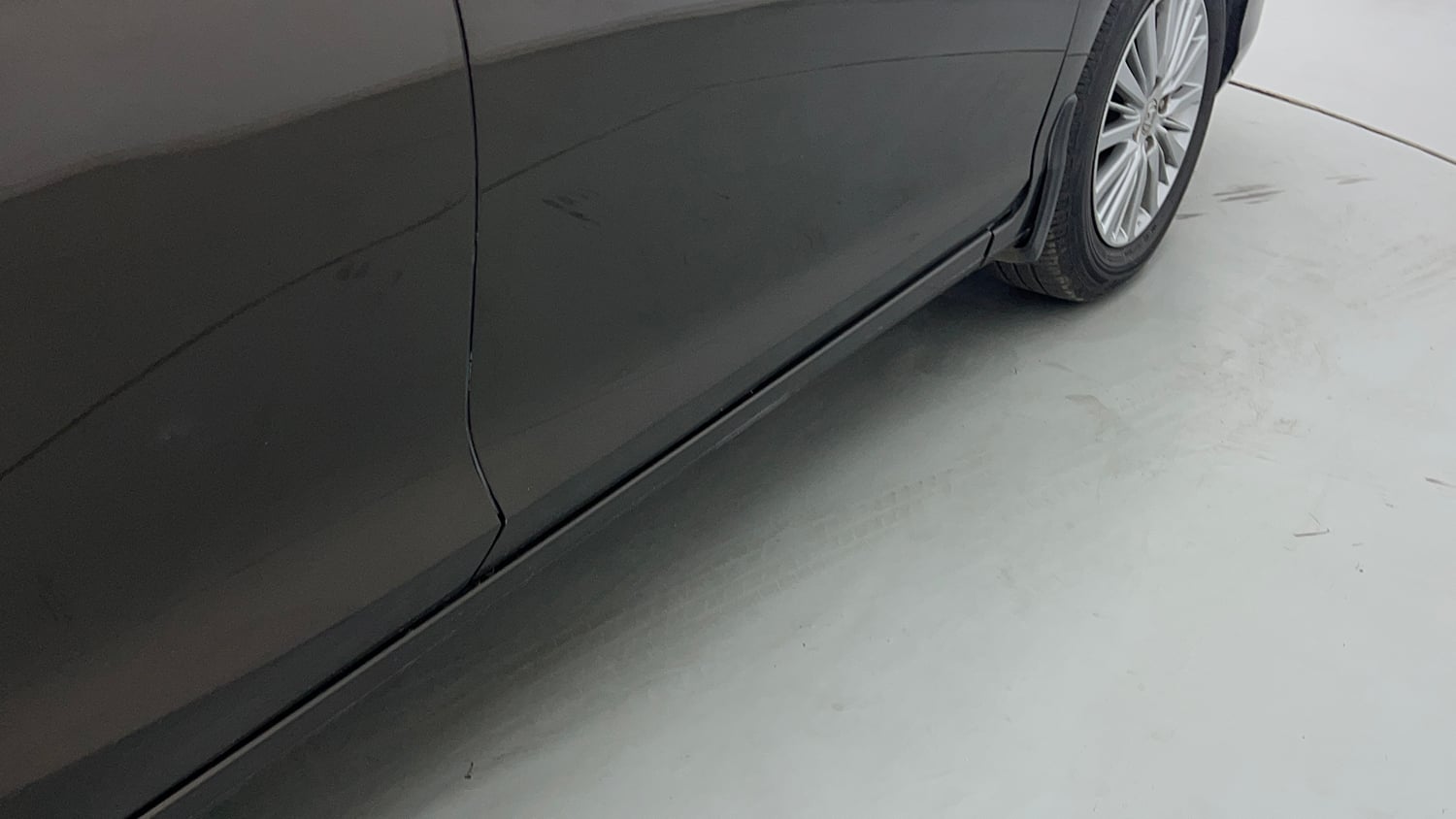 Used 2021 Honda City V Petrol Petrol Manual dents MINOR DENT