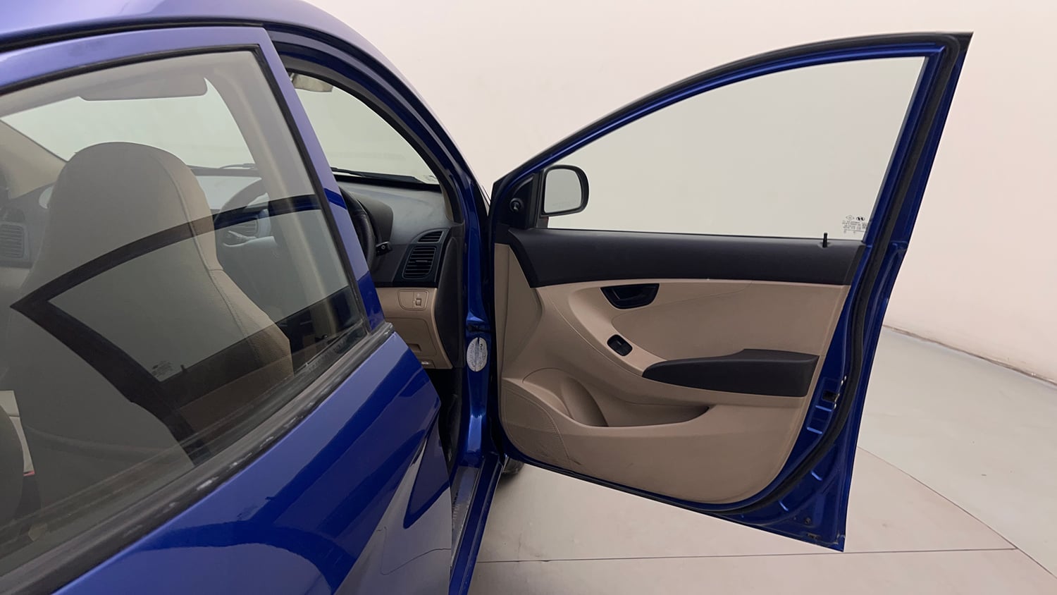 Used 2014 Hyundai Eon Magna + Petrol Manual interior RIGHT FRONT DOOR OPEN VIEW